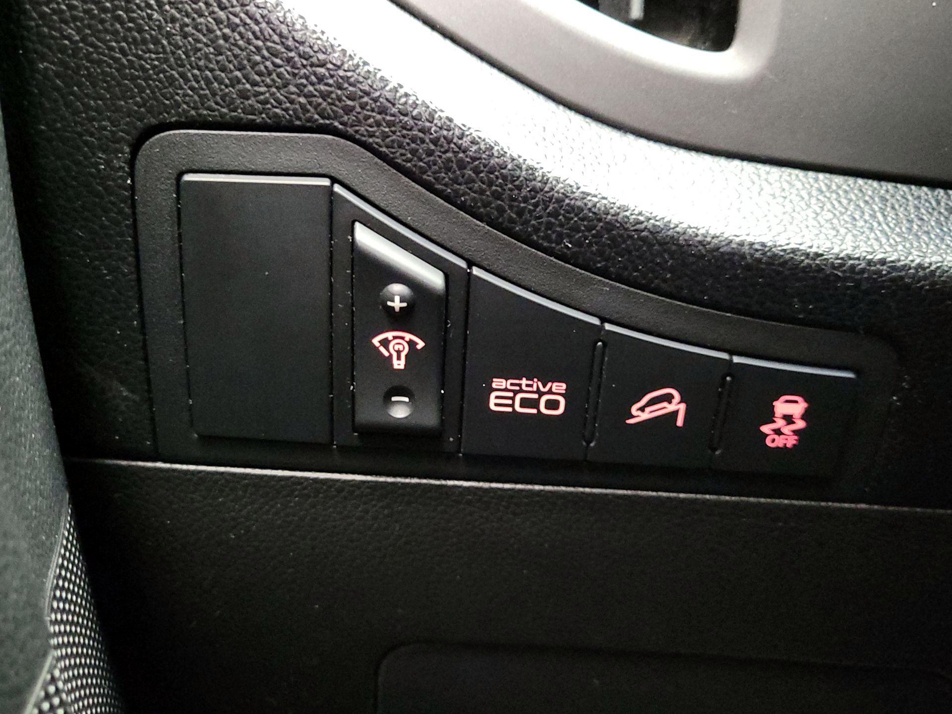 Thumbnail: 2015 Kia Sportage - 13