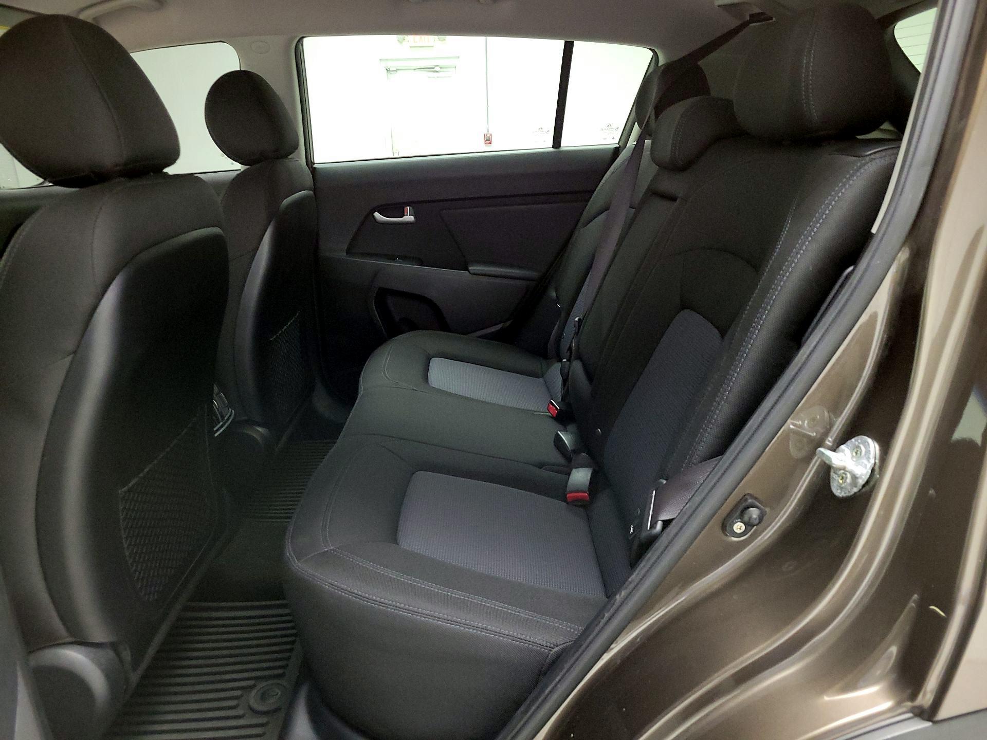 Thumbnail: 2015 Kia Sportage - 18