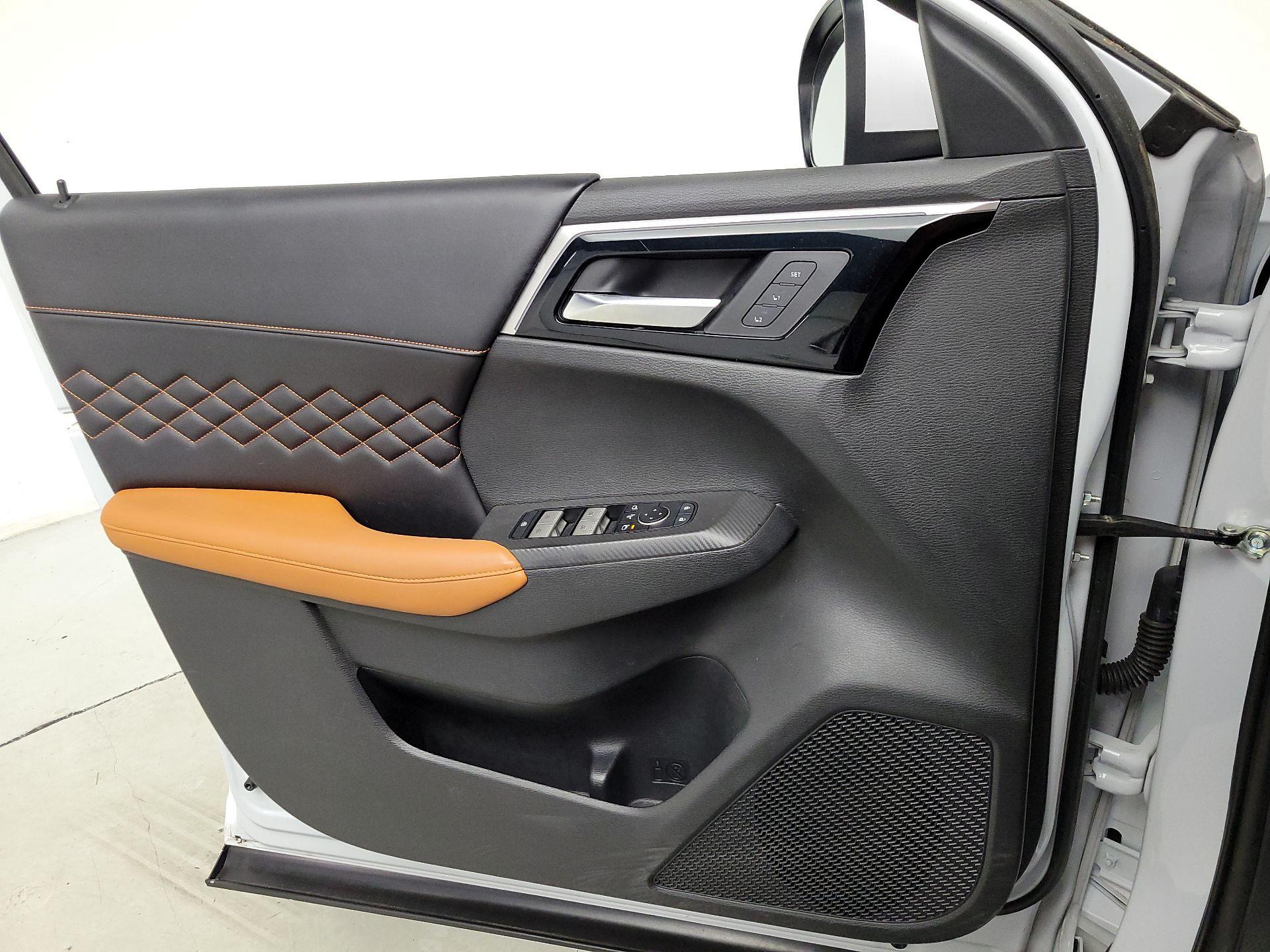Thumbnail: 2022 Mitsubishi Outlander - 12