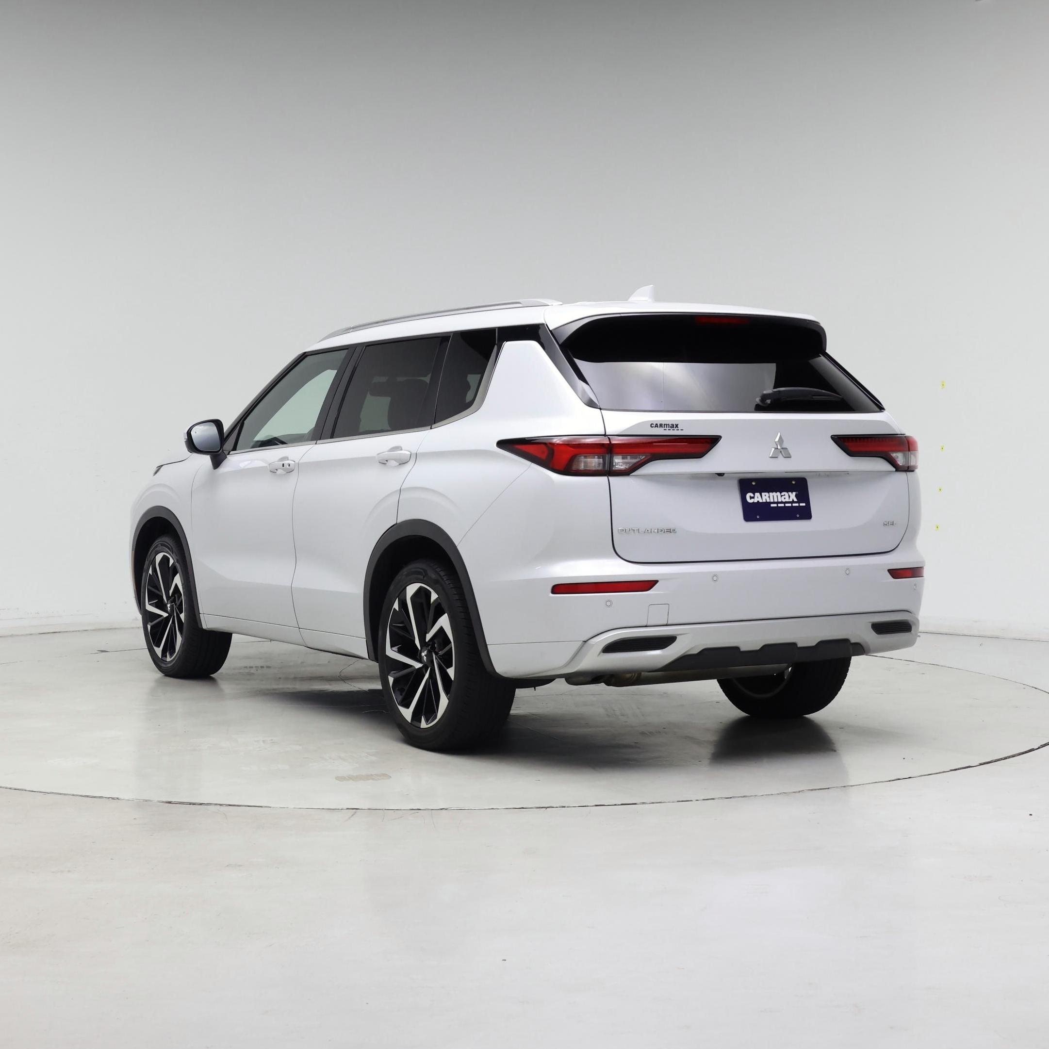 Thumbnail: 2022 Mitsubishi Outlander - 2