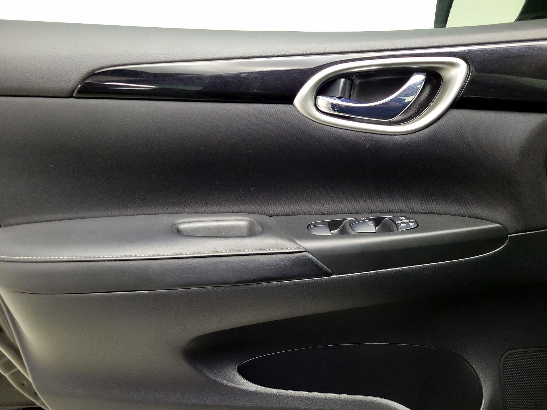 Thumbnail: 2019 Nissan Sentra - 12