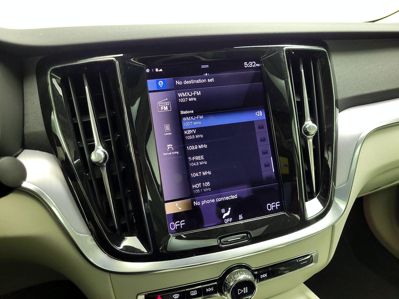2021 Volvo S60 Momentum - Photo 17