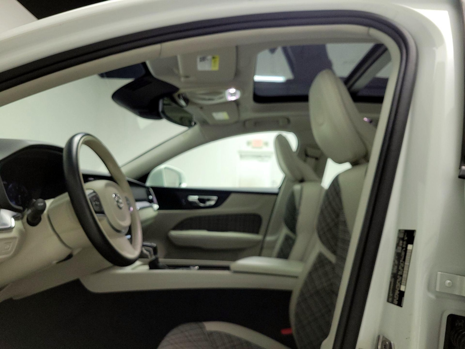 2021 Volvo S60 Momentum - Photo 21