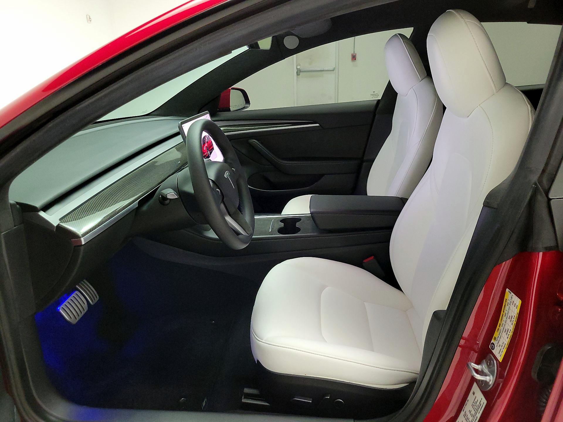 Thumbnail: 2022 Tesla Model 3 - 11