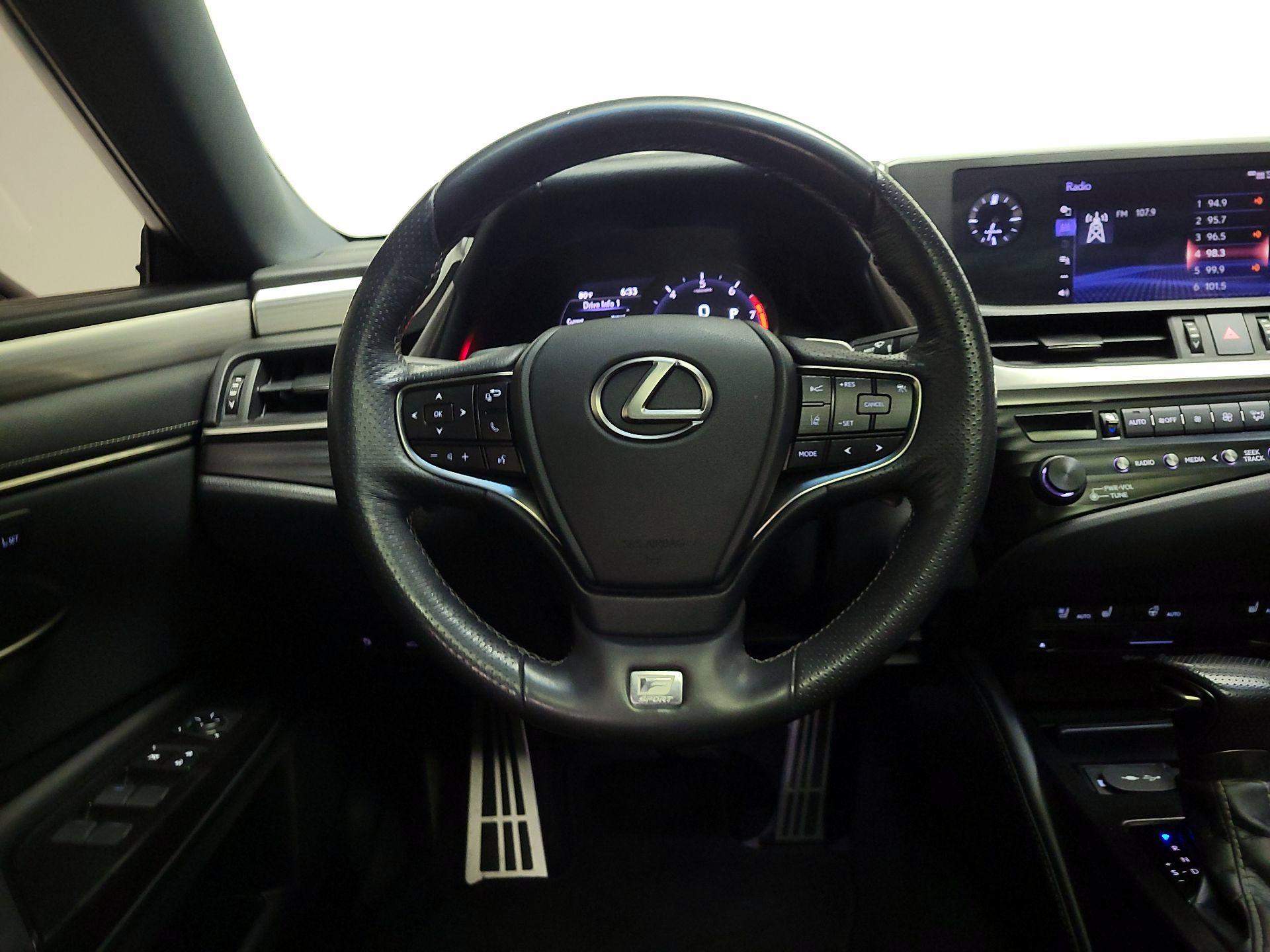 Thumbnail: 2019 Lexus ES - 10