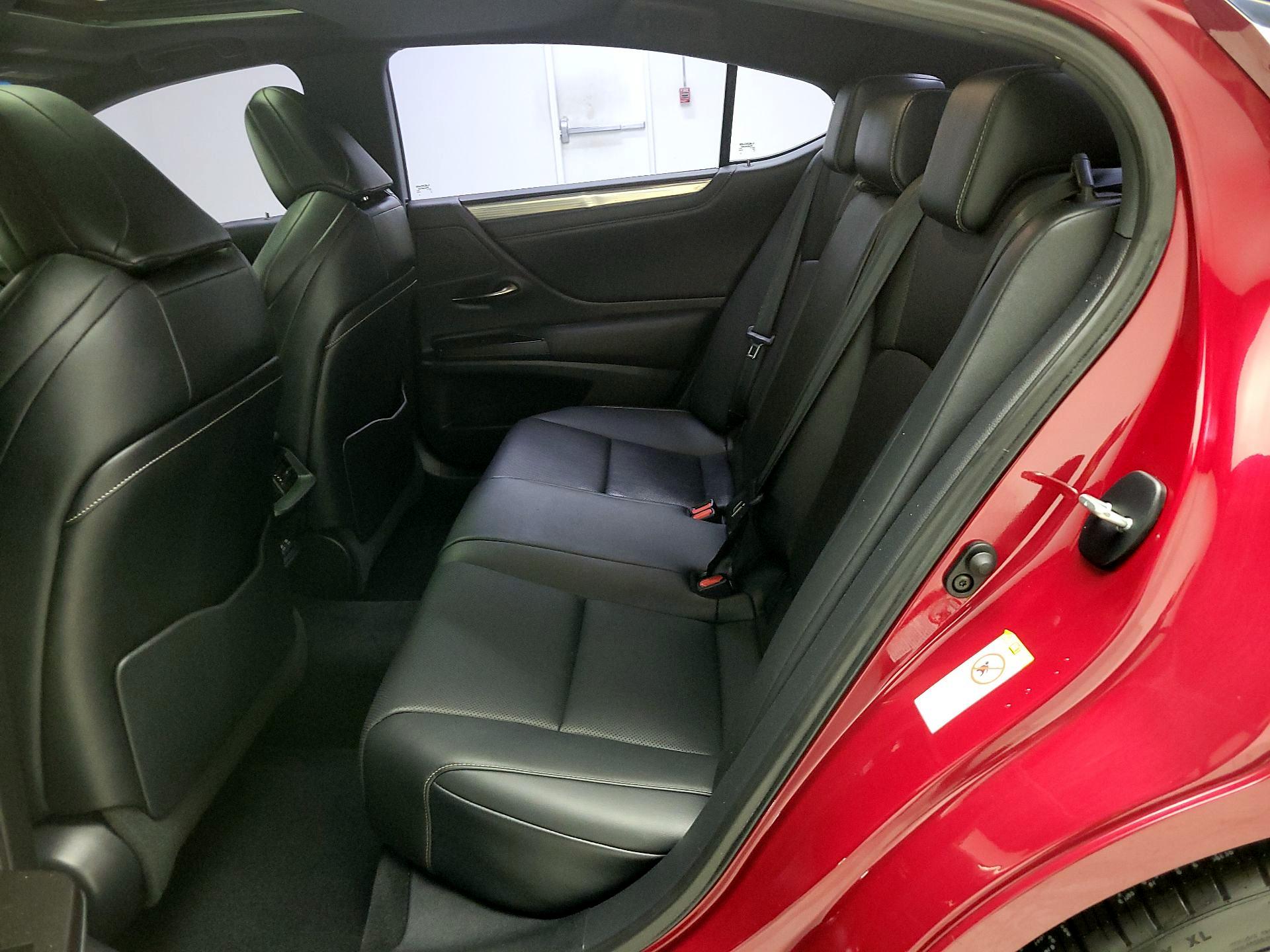 Thumbnail: 2019 Lexus ES - 20