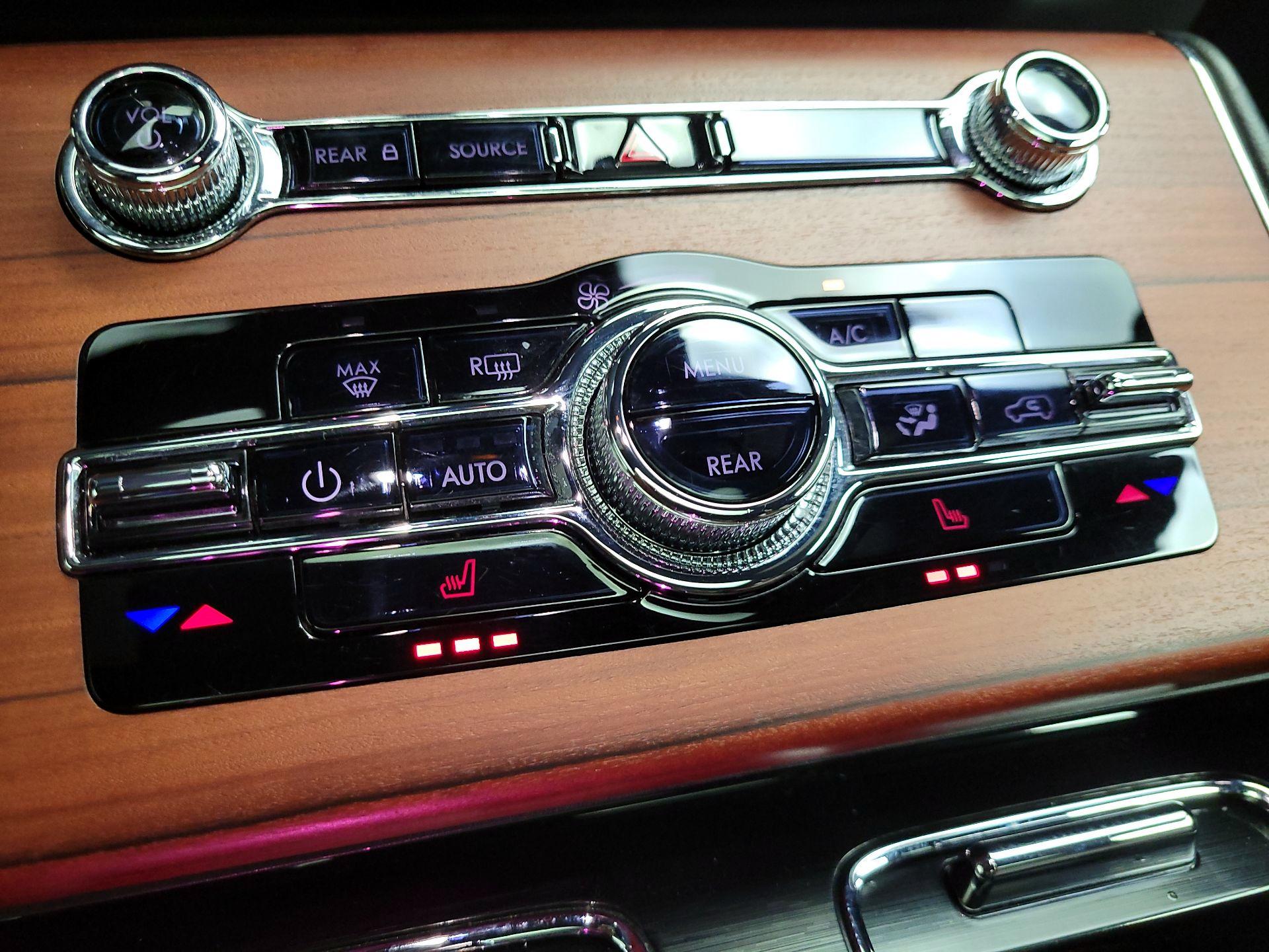 Thumbnail: 2024 Lincoln Aviator - 17