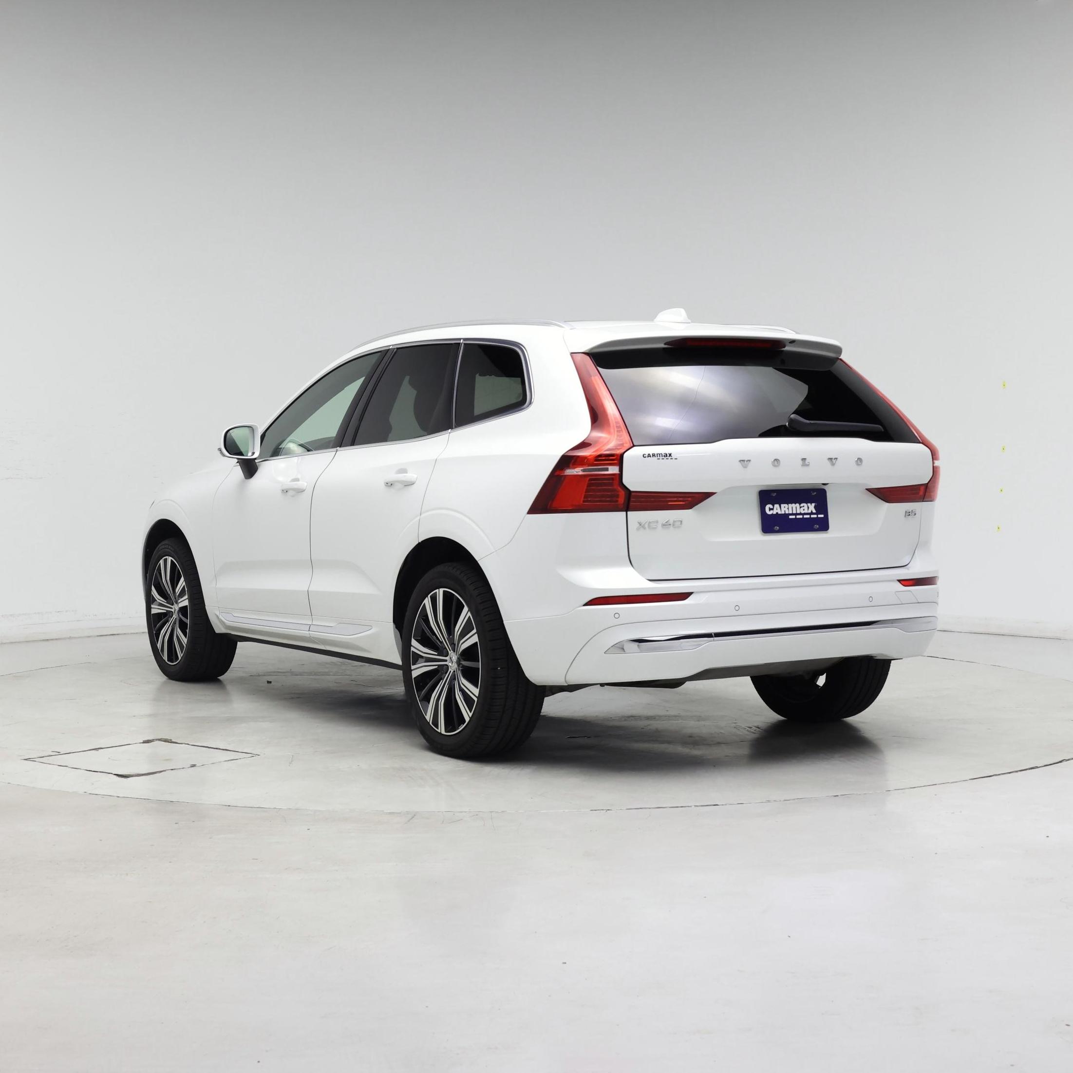 Thumbnail: 2022 Volvo XC60 - 2