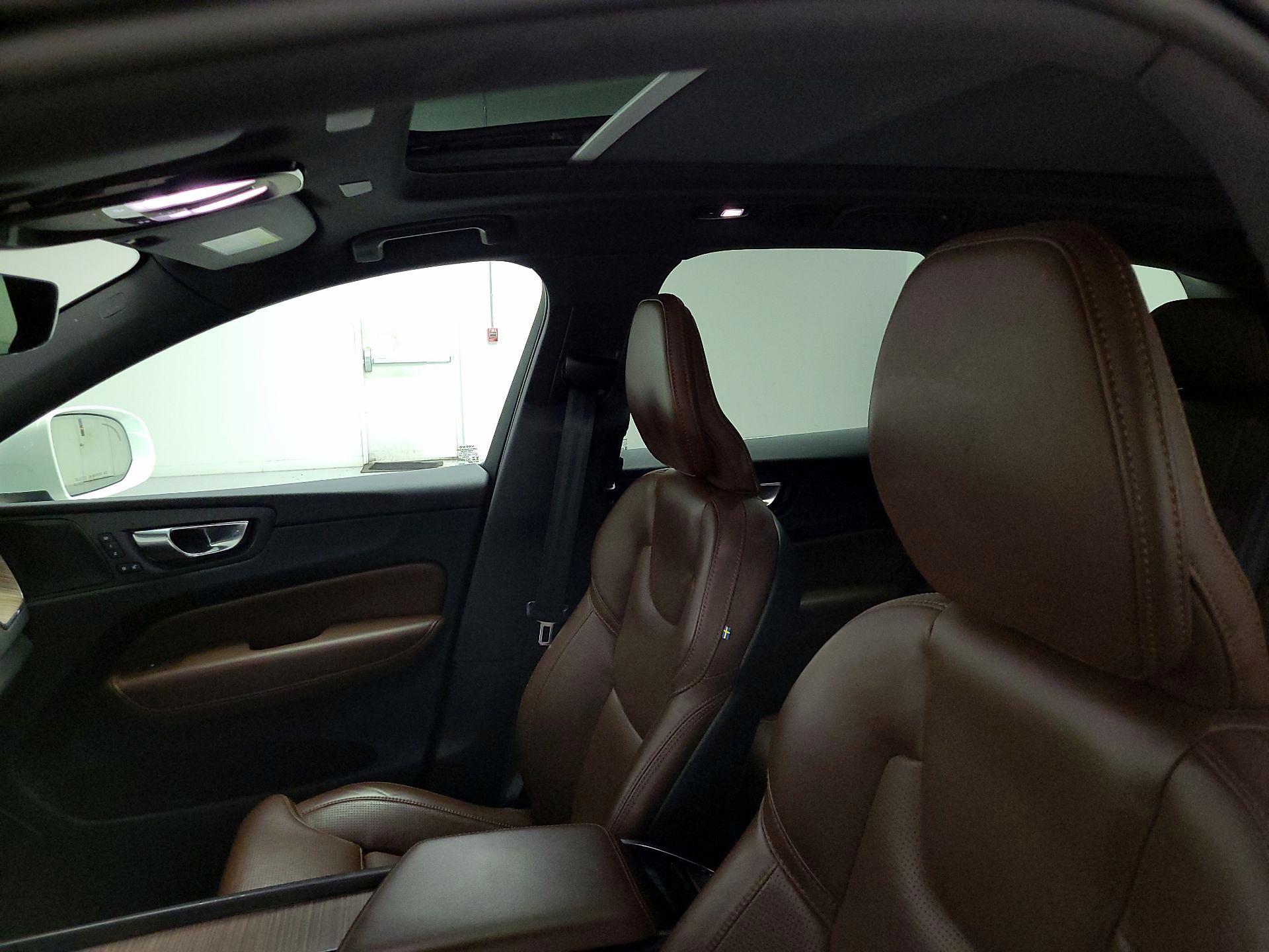 Thumbnail: 2022 Volvo XC60 - 20