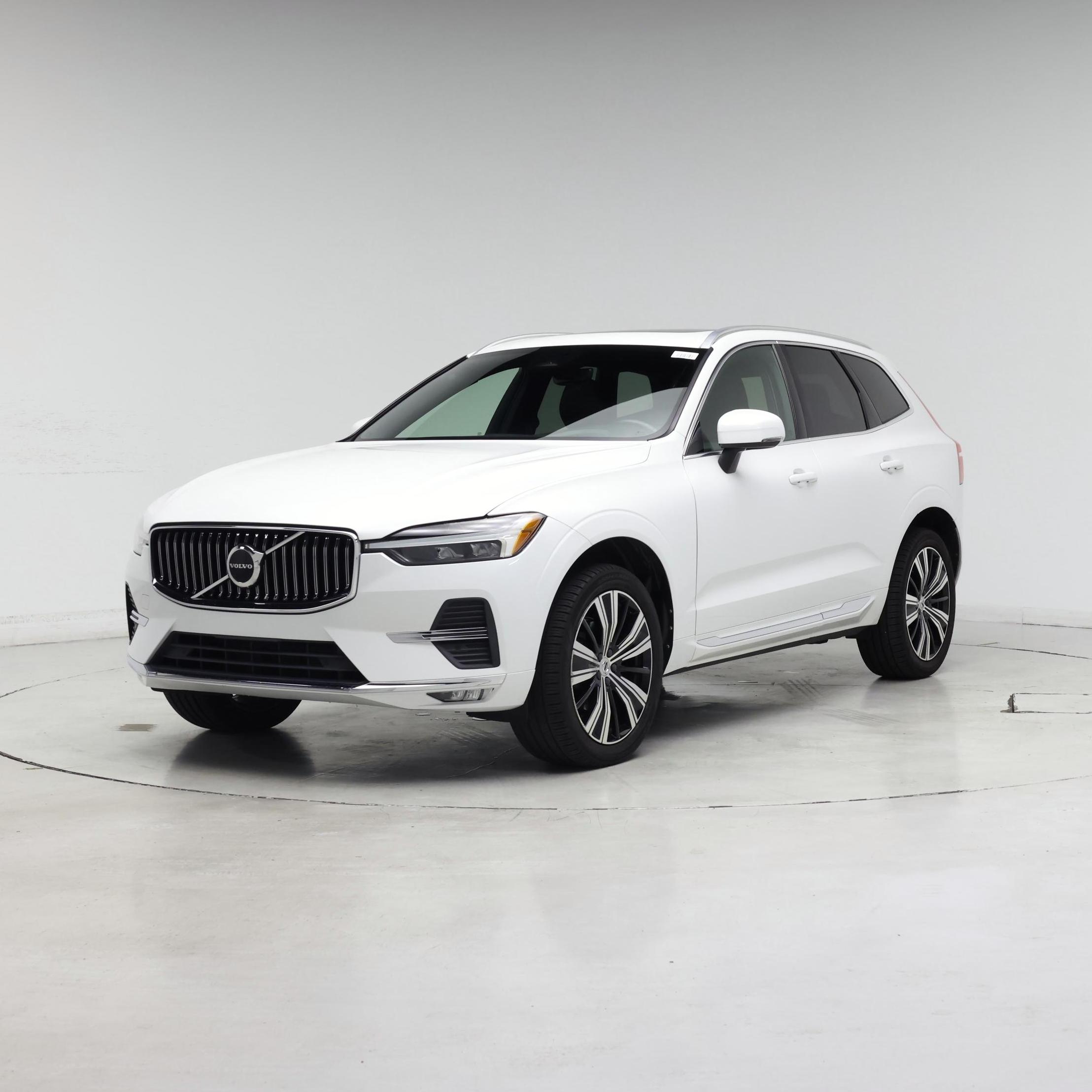 Thumbnail: 2022 Volvo XC60 - 4