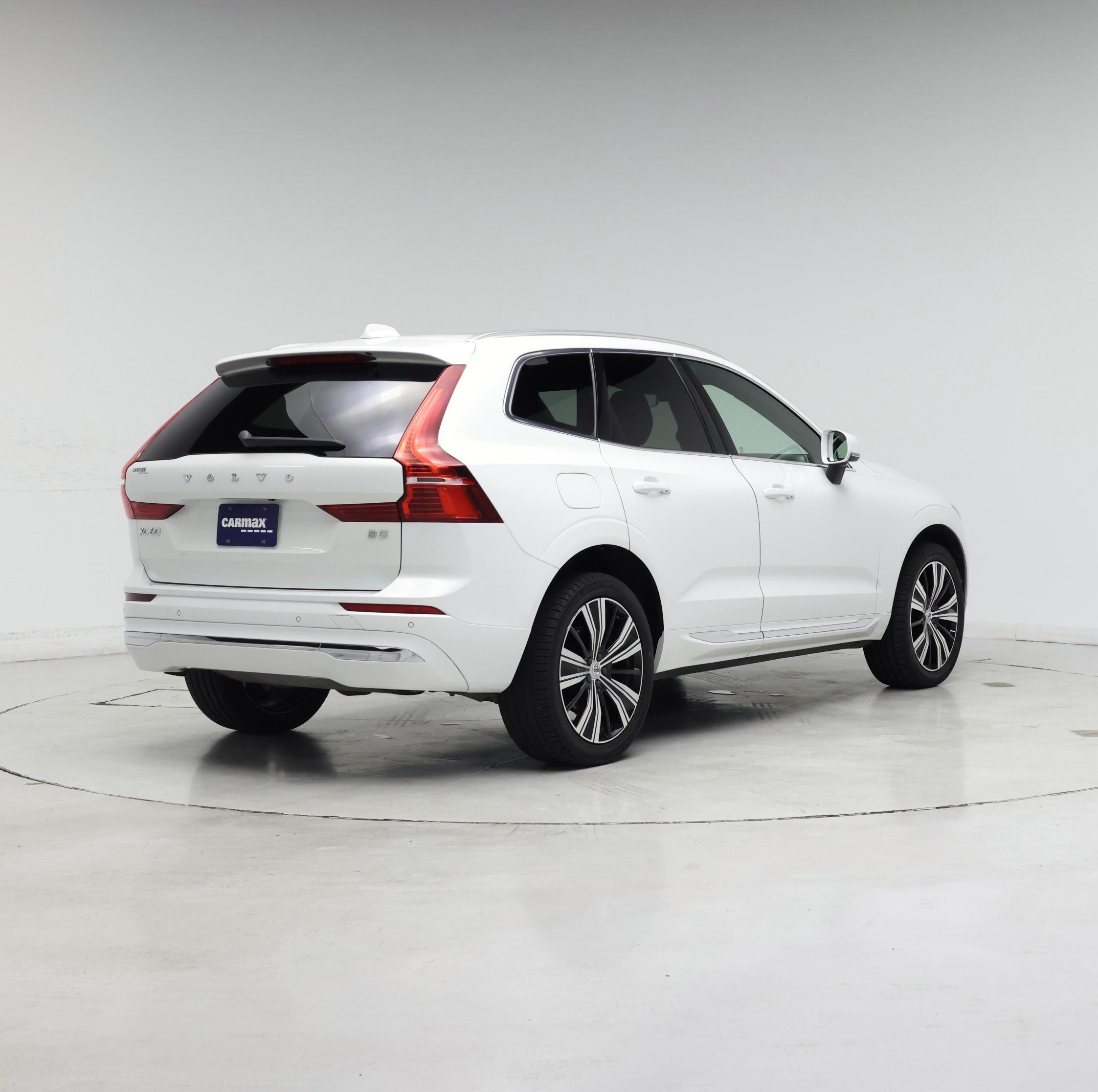 Thumbnail: 2022 Volvo XC60 - 8