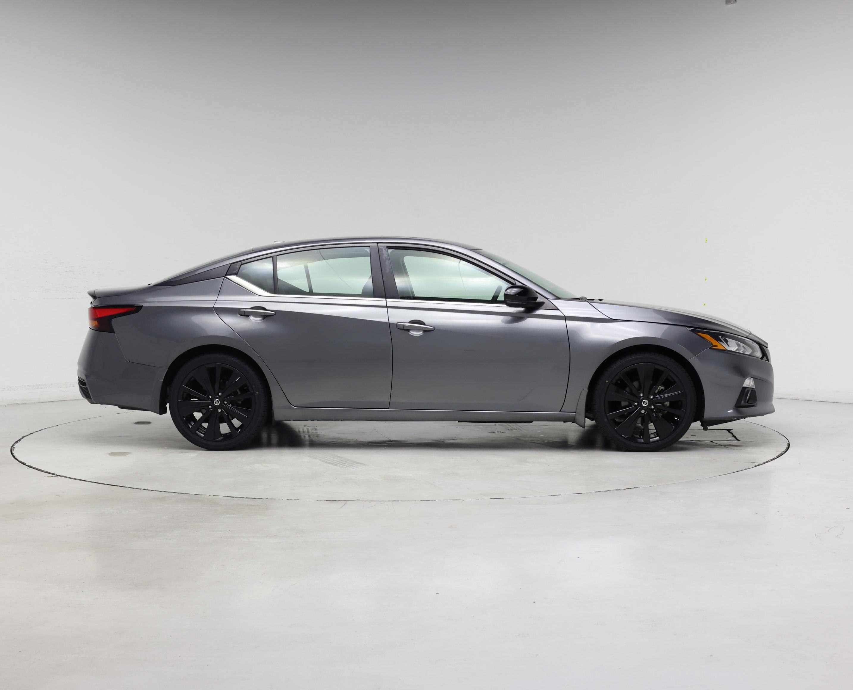 Thumbnail: 2022 Nissan Altima - 7
