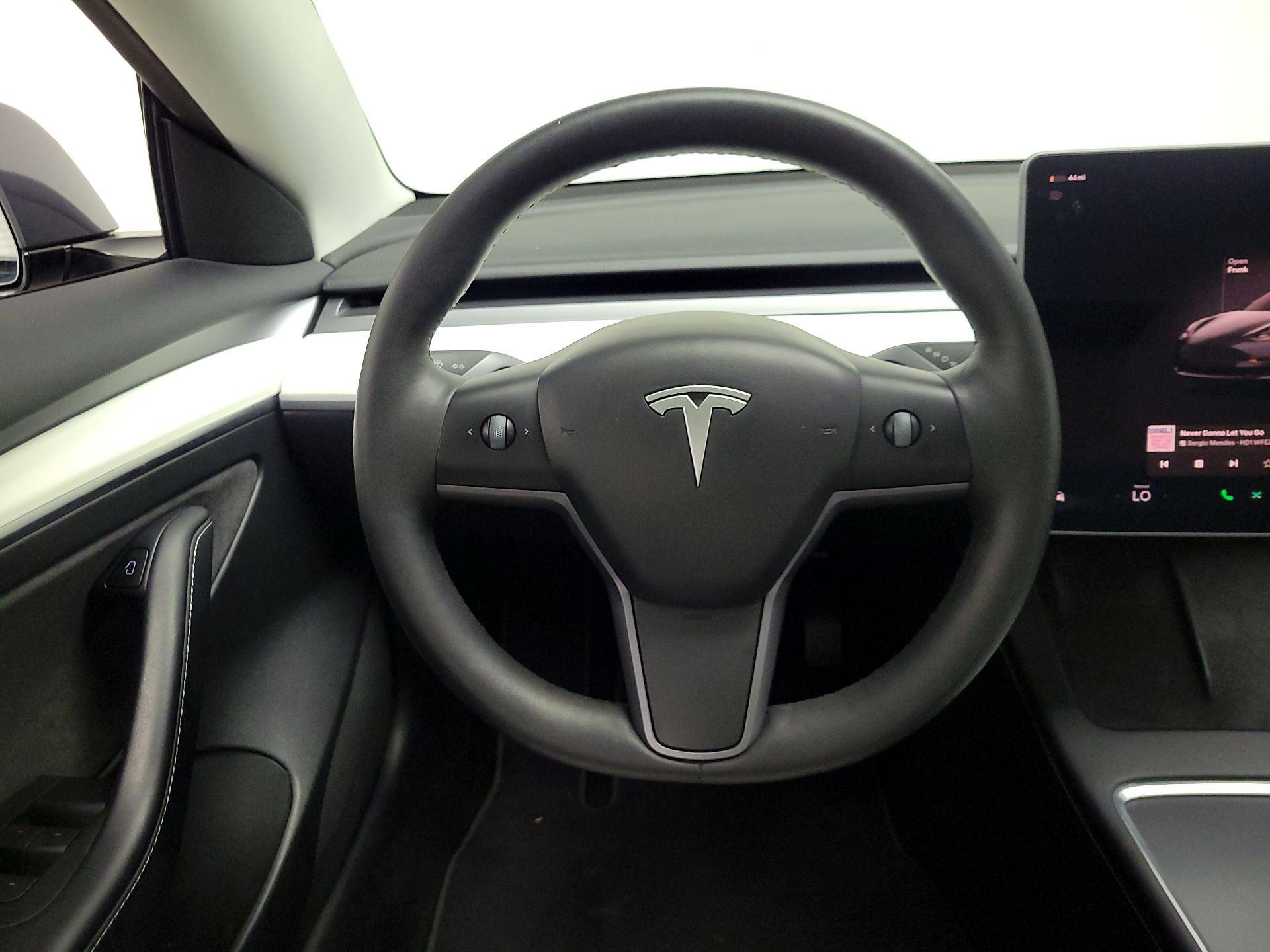 Thumbnail: 2023 Tesla Model 3 - 10
