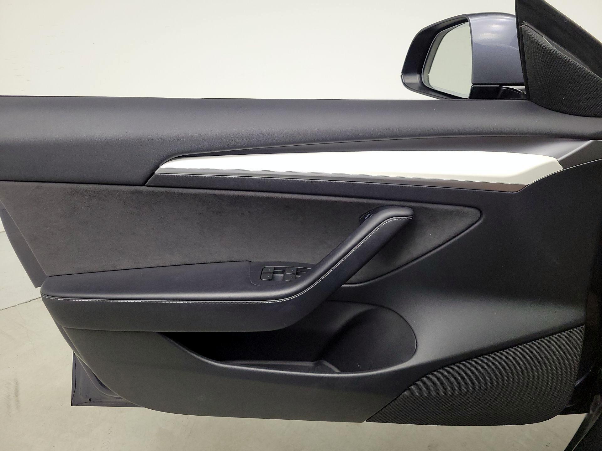 Thumbnail: 2023 Tesla Model 3 - 12