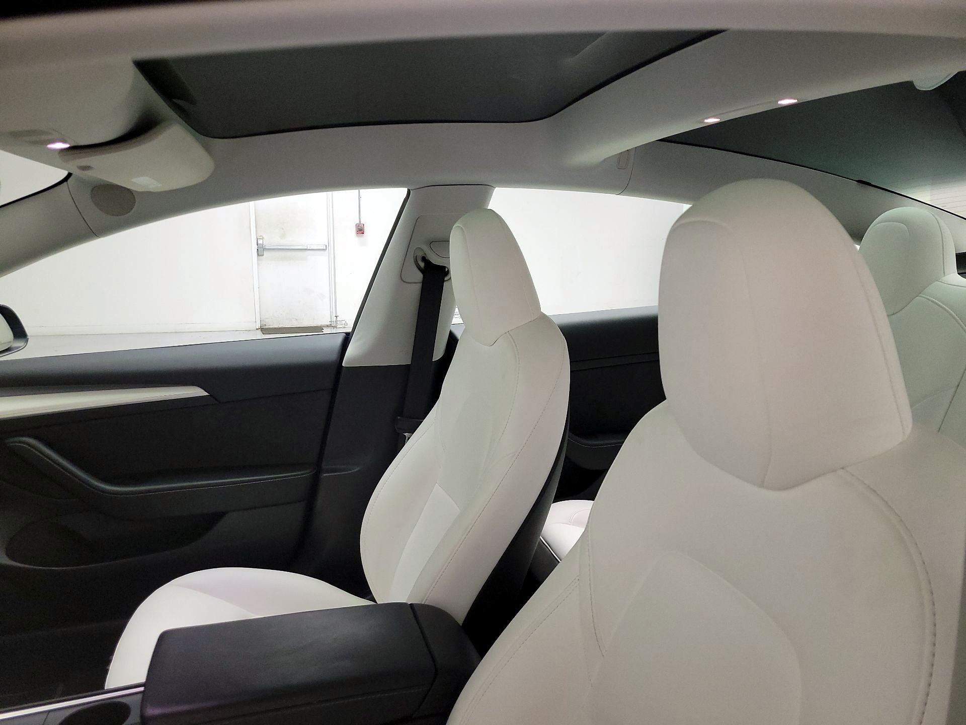 Thumbnail: 2023 Tesla Model 3 - 19