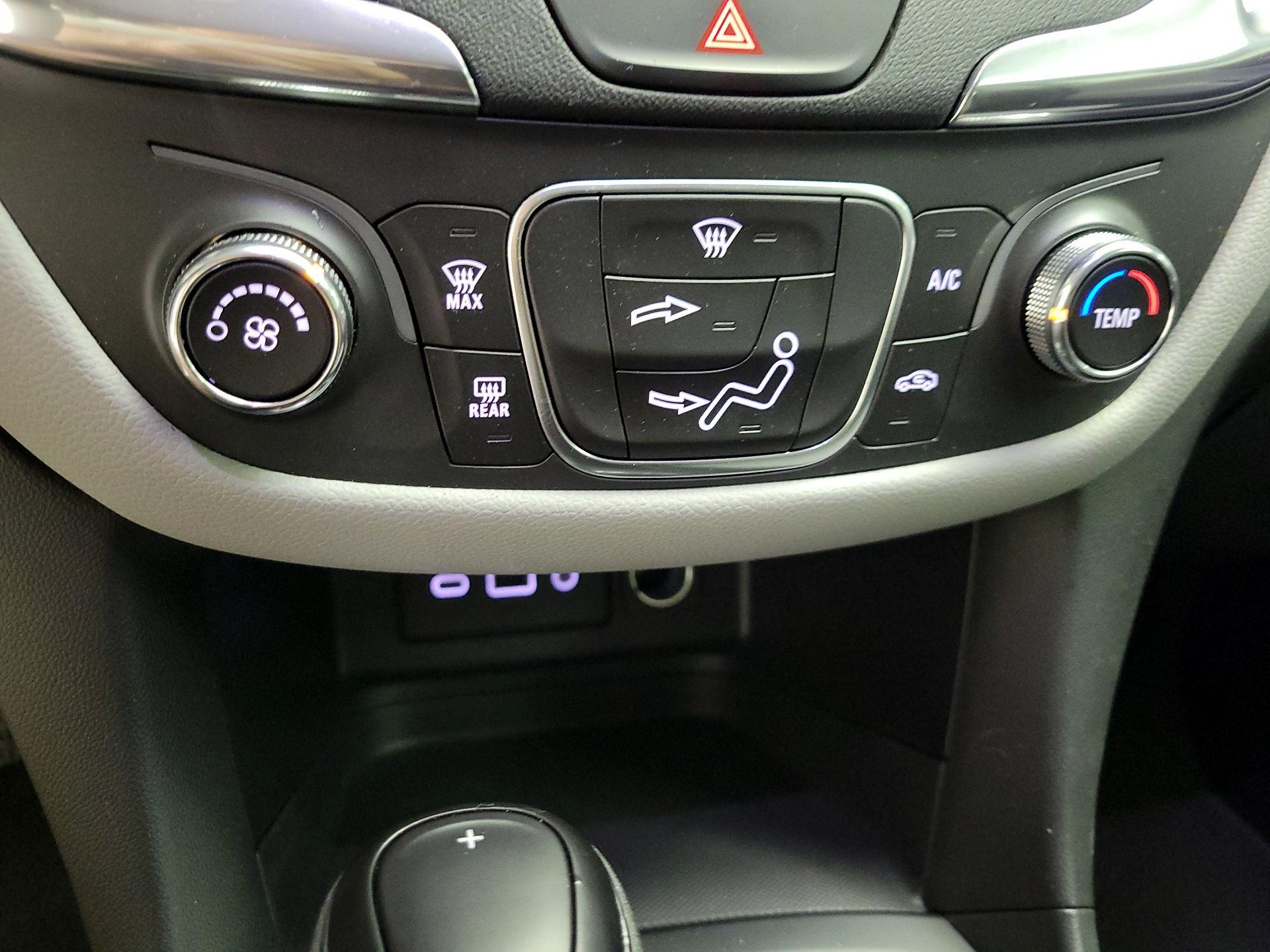Thumbnail: 2020 Chevrolet Equinox - 17