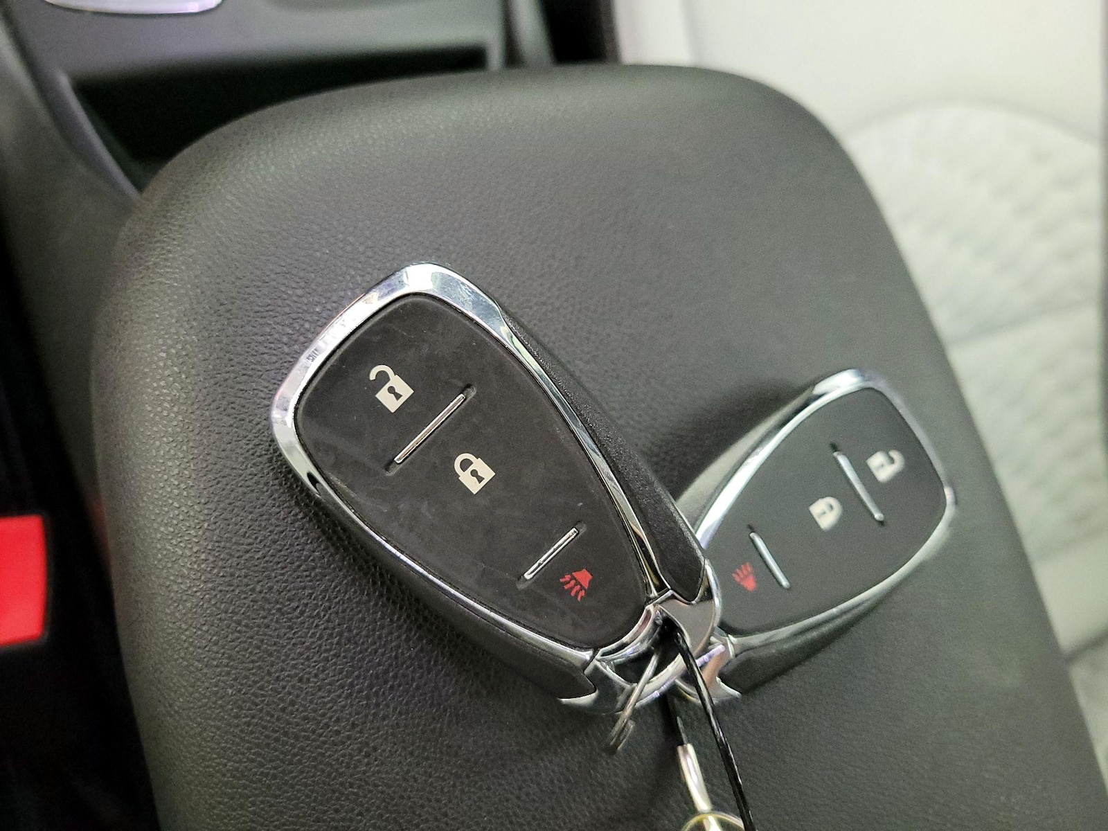 2020 Chevrolet Equinox LS - Photo 24