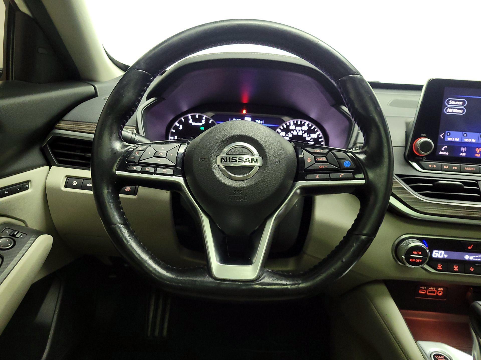 Thumbnail: 2019 Nissan Altima - 10