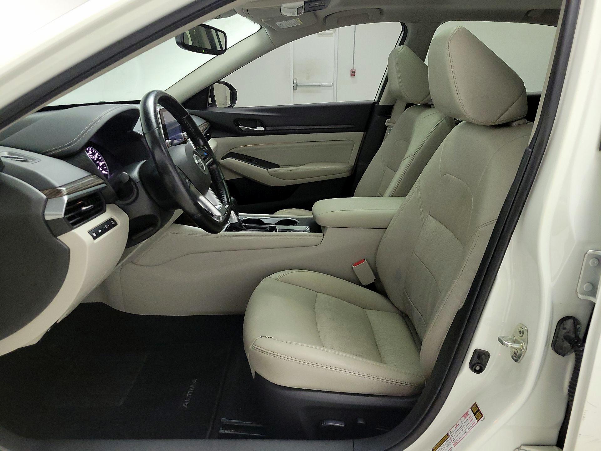 Thumbnail: 2019 Nissan Altima - 11