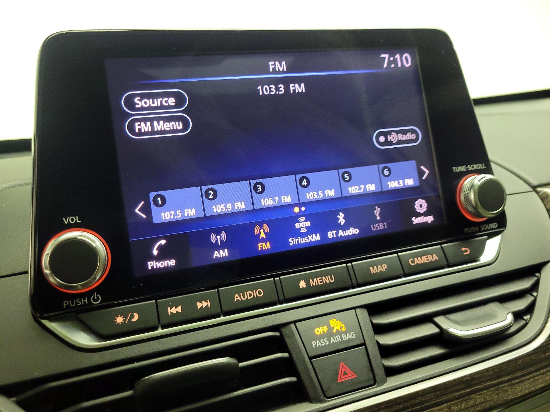 Thumbnail: 2019 Nissan Altima - 16