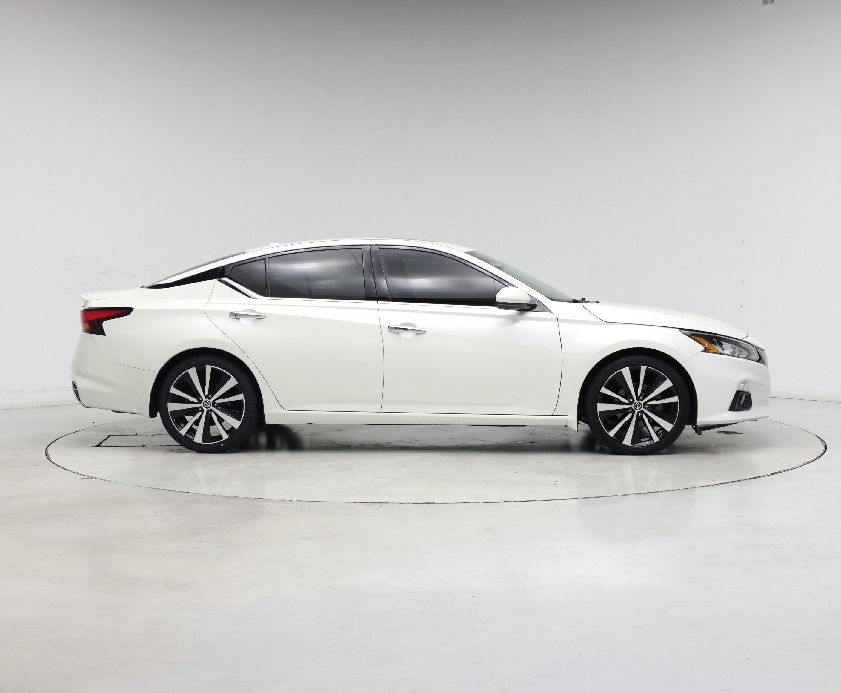 Thumbnail: 2019 Nissan Altima - 7