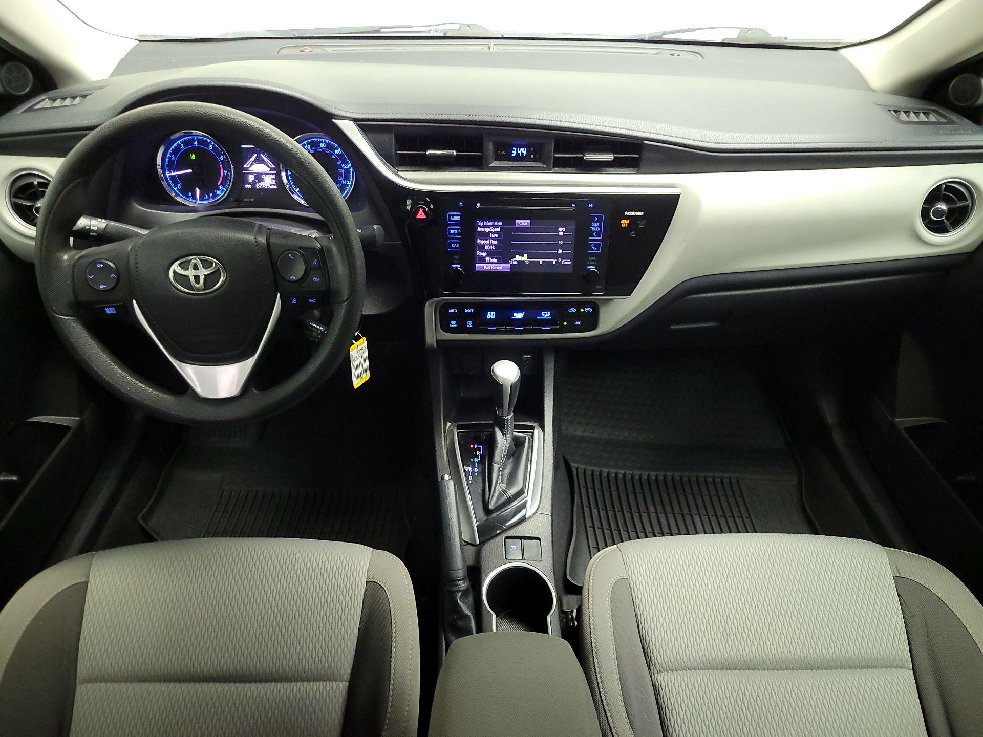 Thumbnail: 2017 Toyota Corolla - 9
