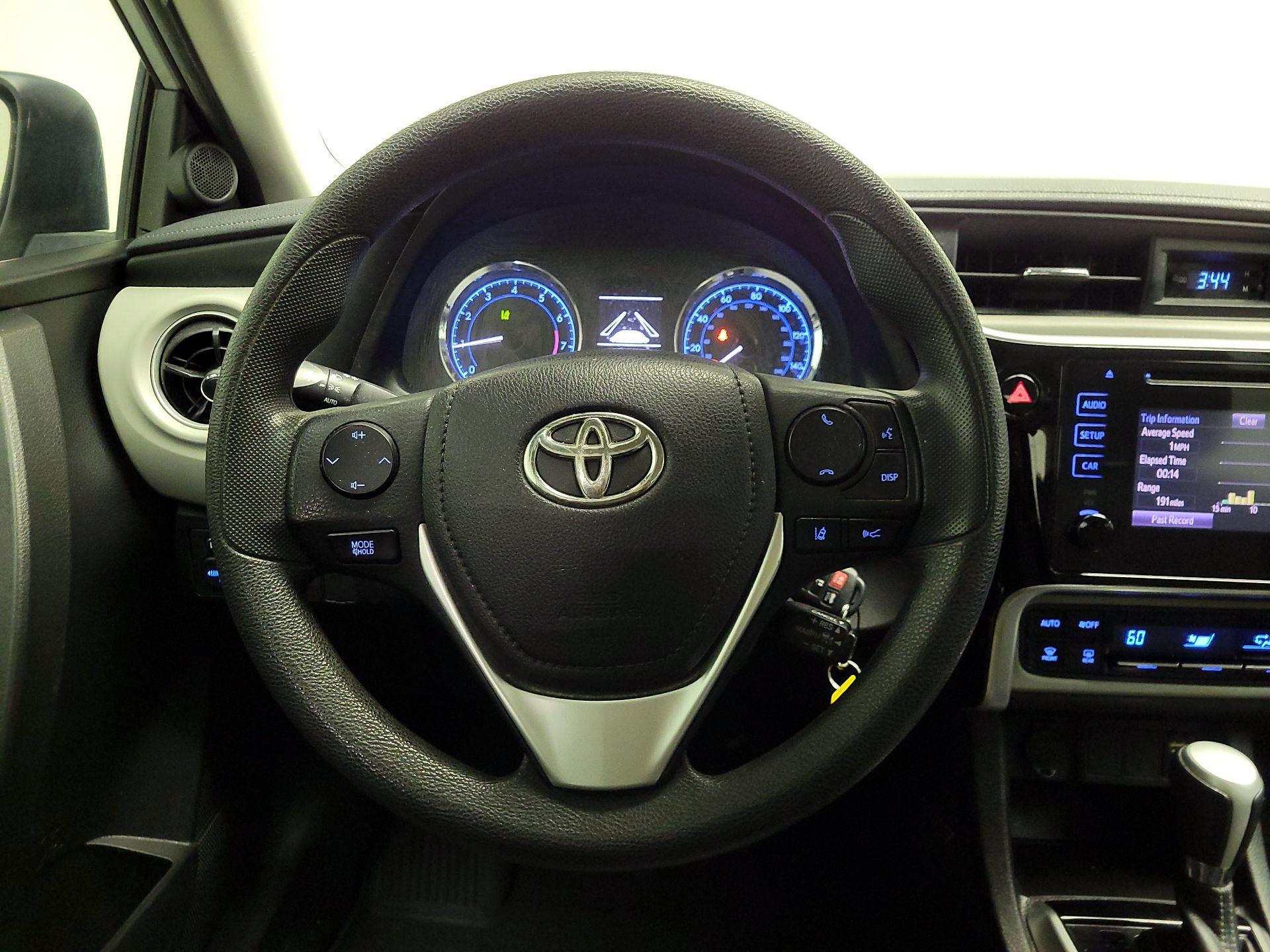 Thumbnail: 2017 Toyota Corolla - 10