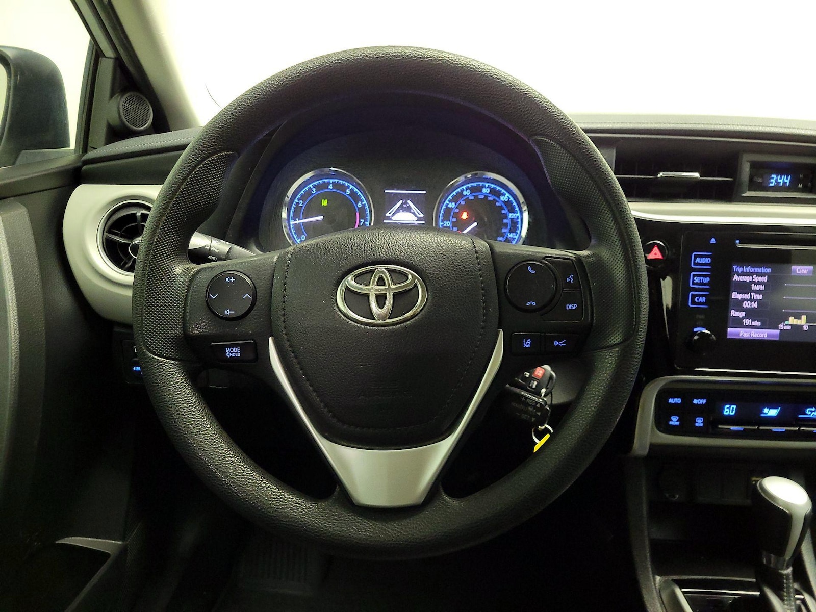 2017 Toyota Corolla LE - Photo 11