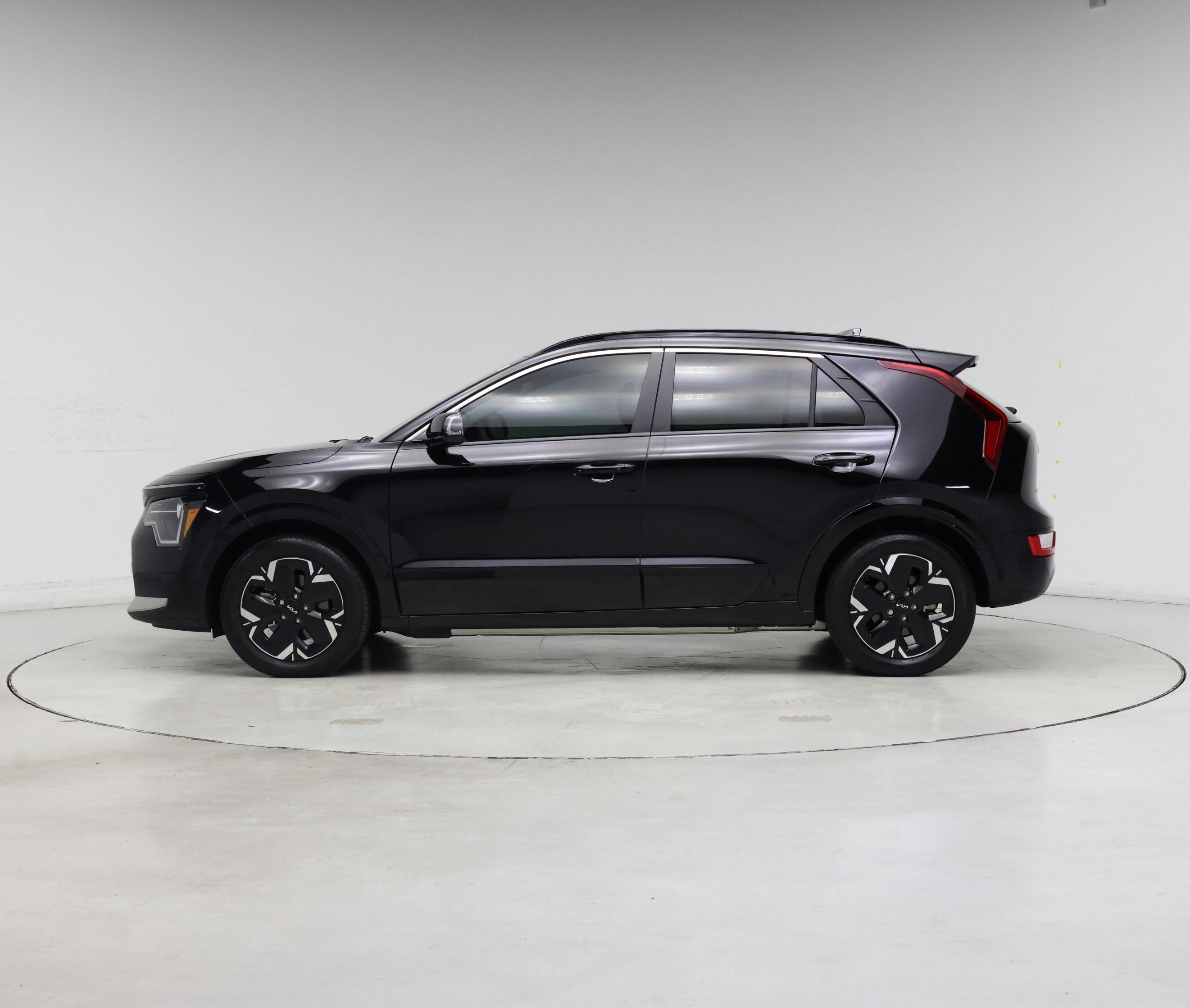 Thumbnail: 2024 Kia Niro - 3
