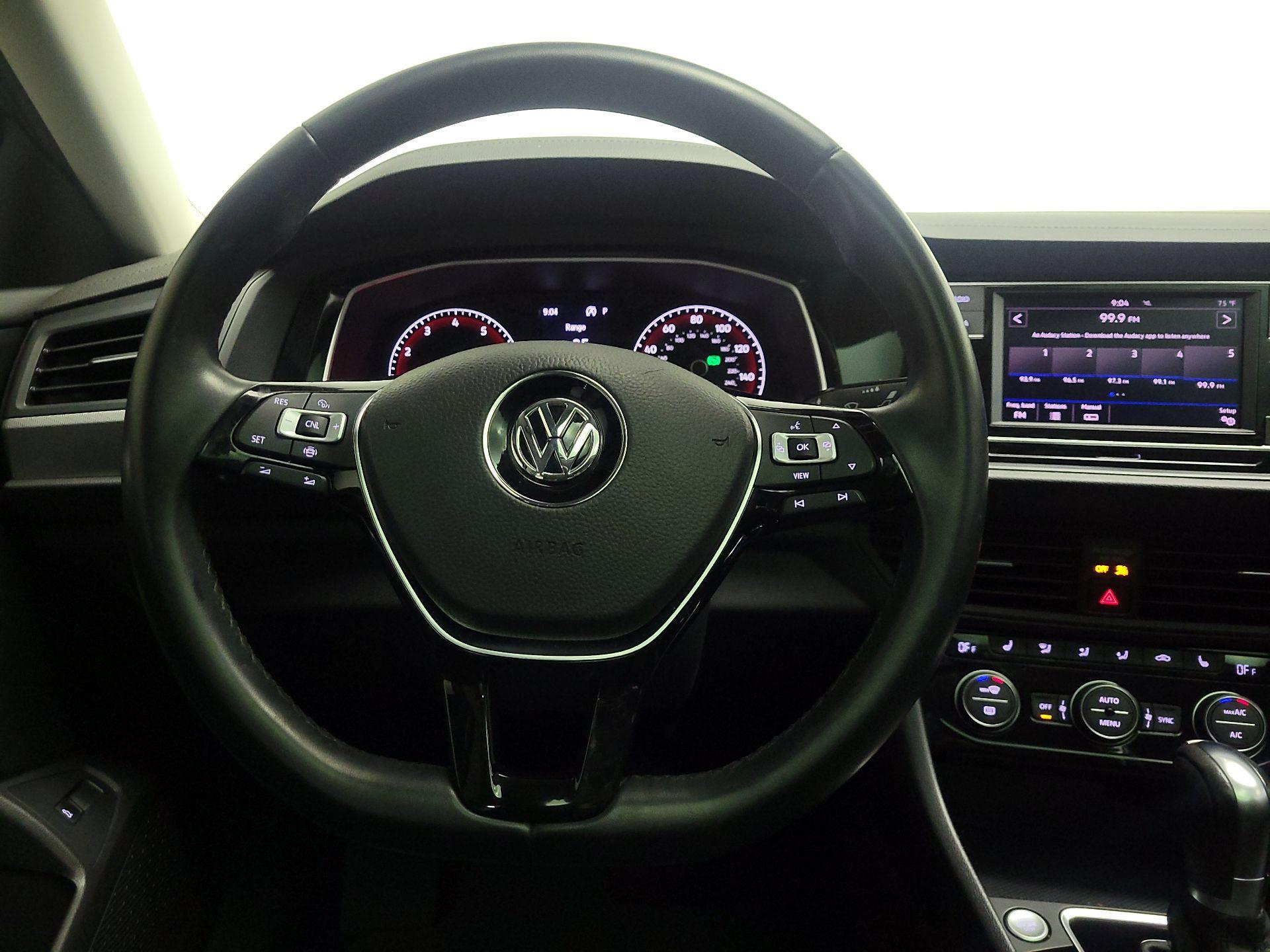 Thumbnail: 2019 Volkswagen Jetta - 10