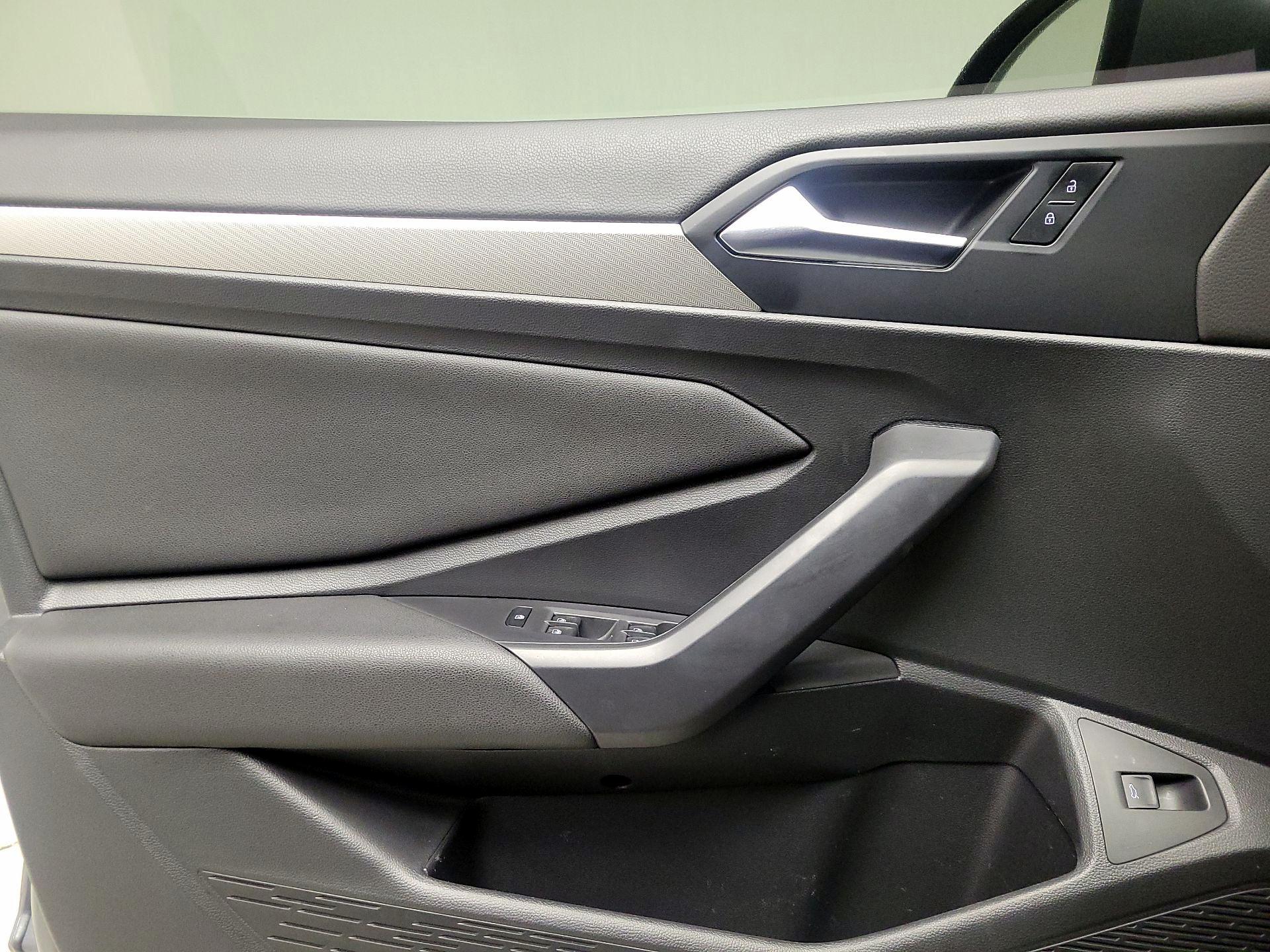 Thumbnail: 2019 Volkswagen Jetta - 12