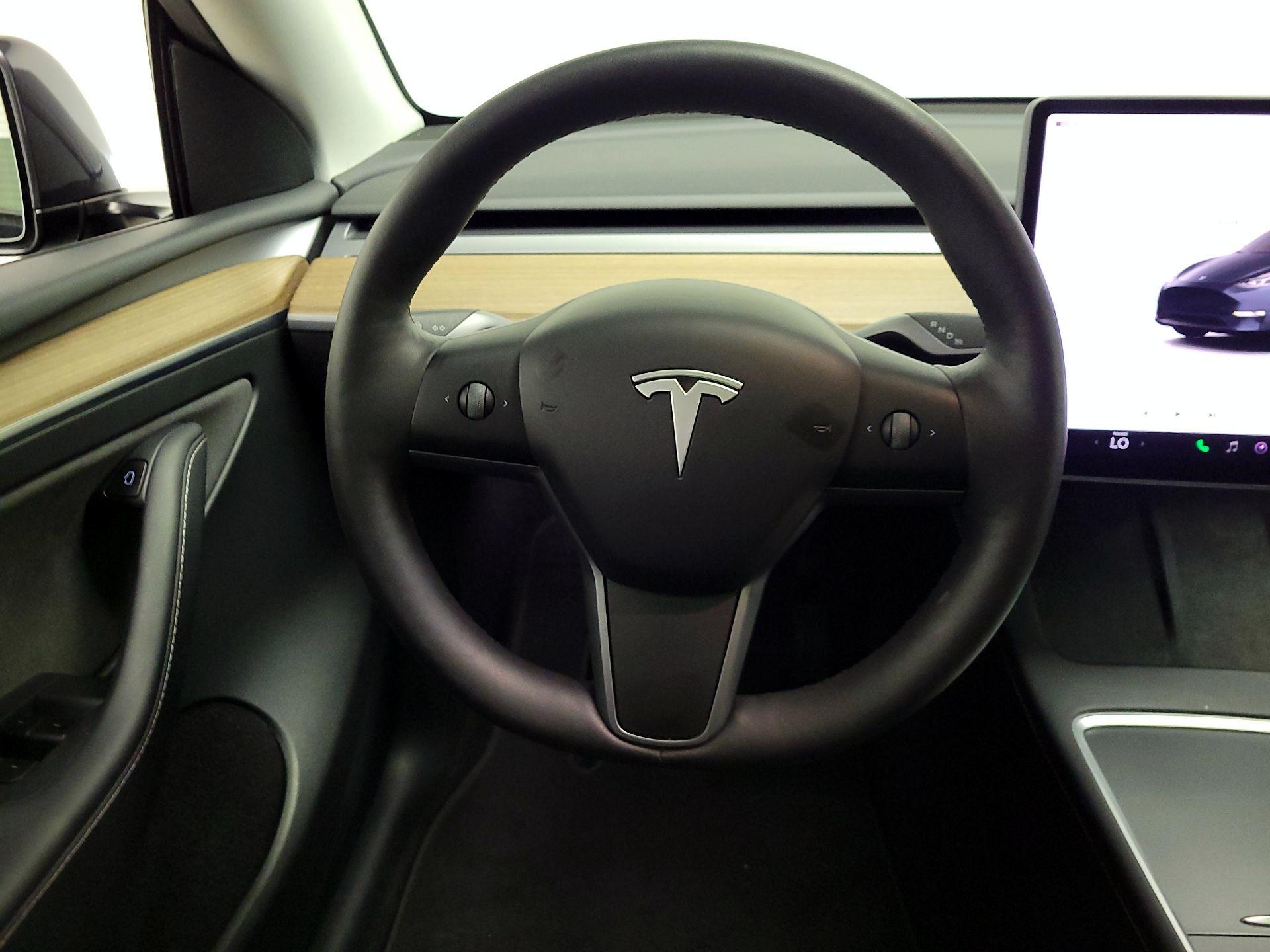 Thumbnail: 2025 Tesla Model Y - 10