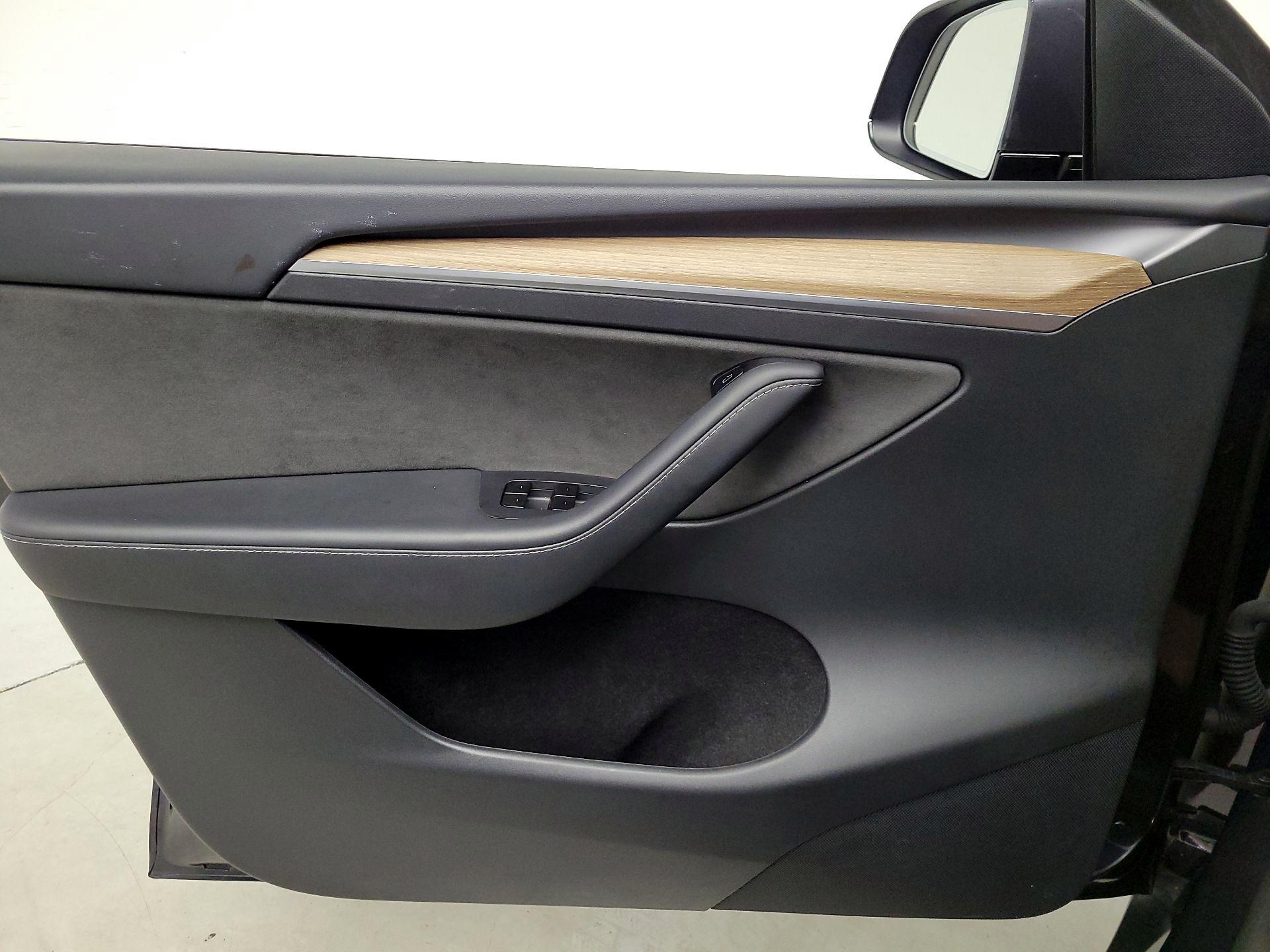 Thumbnail: 2025 Tesla Model Y - 12