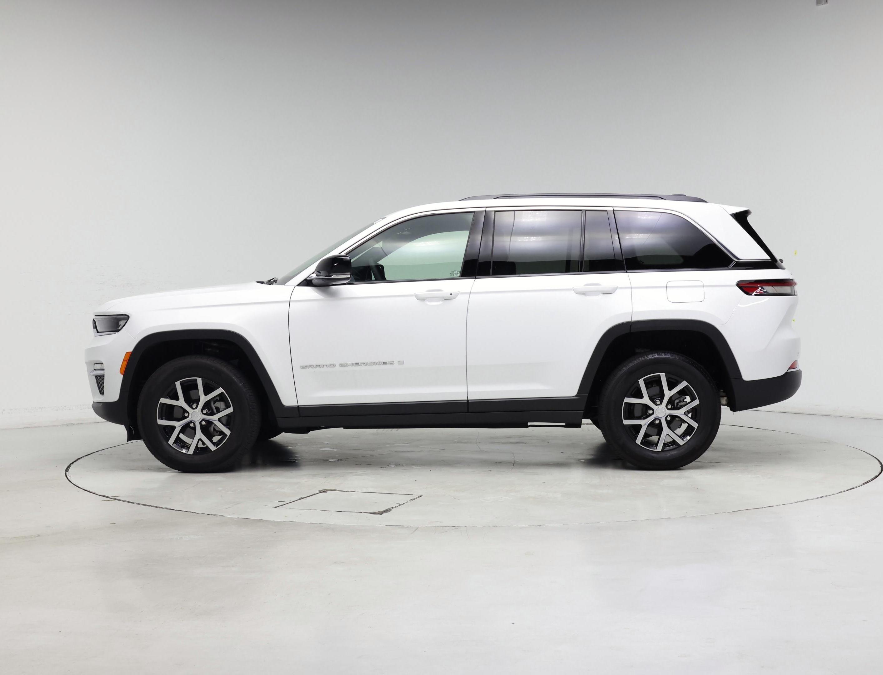 Thumbnail: 2025 Jeep Grand Cherokee - 3