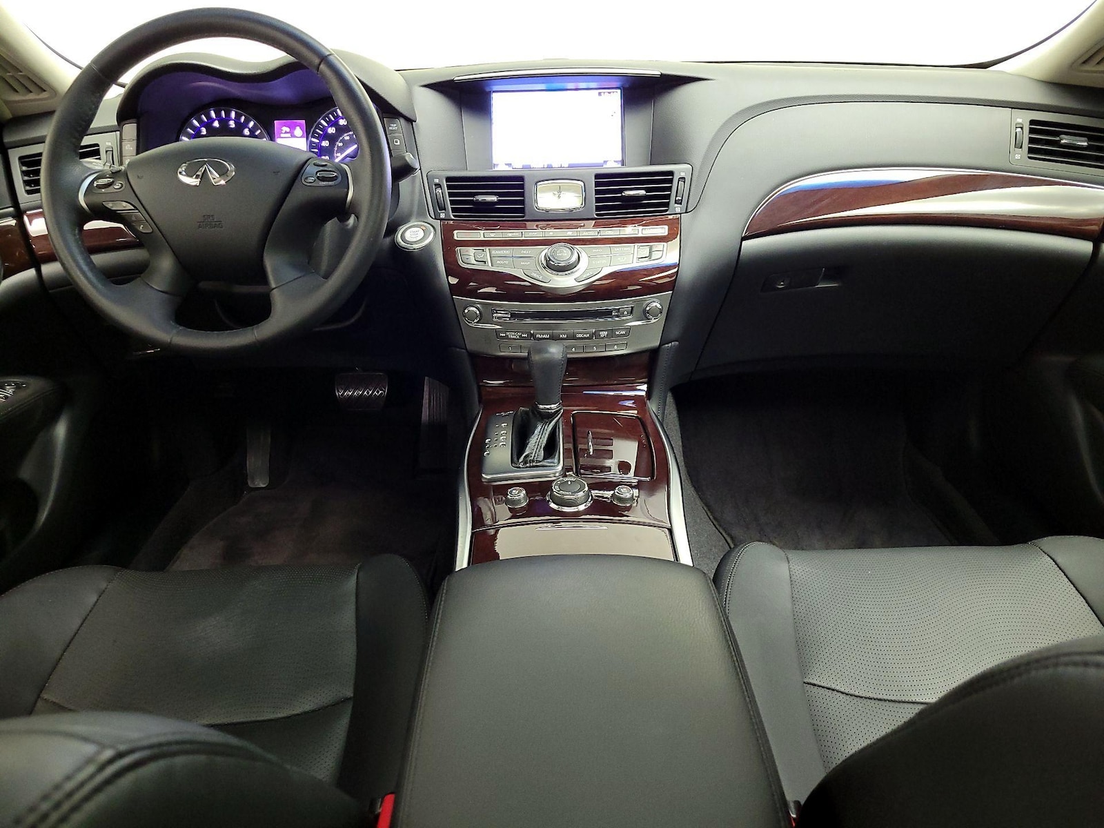 2017 INFINITI Q70 3.7 - Photo 10