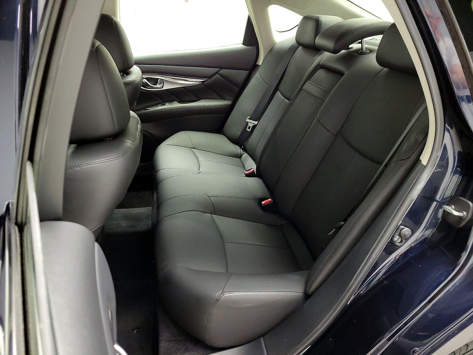 2017 INFINITI Q70 3.7 - Photo 22