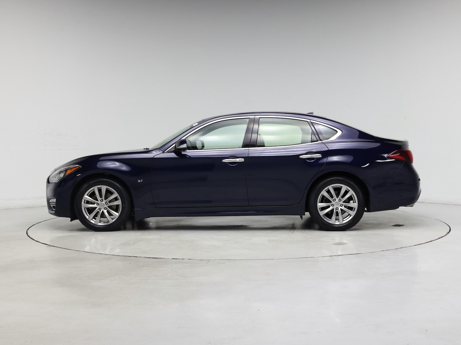 2017 INFINITI Q70 3.7 - Photo 4