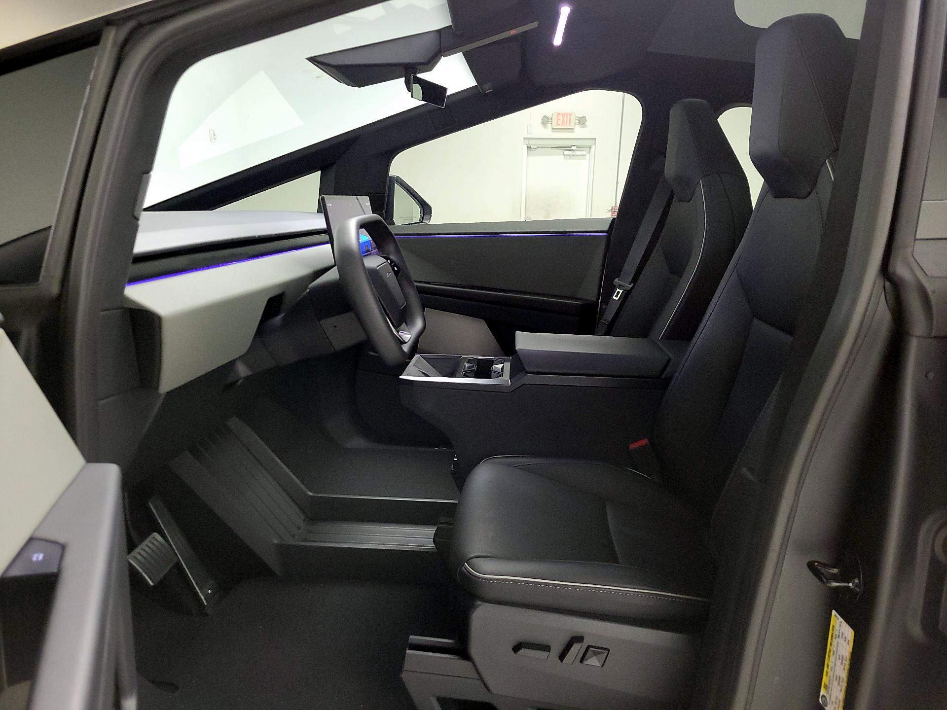 Thumbnail: 2025 Tesla Cybertruck - 11