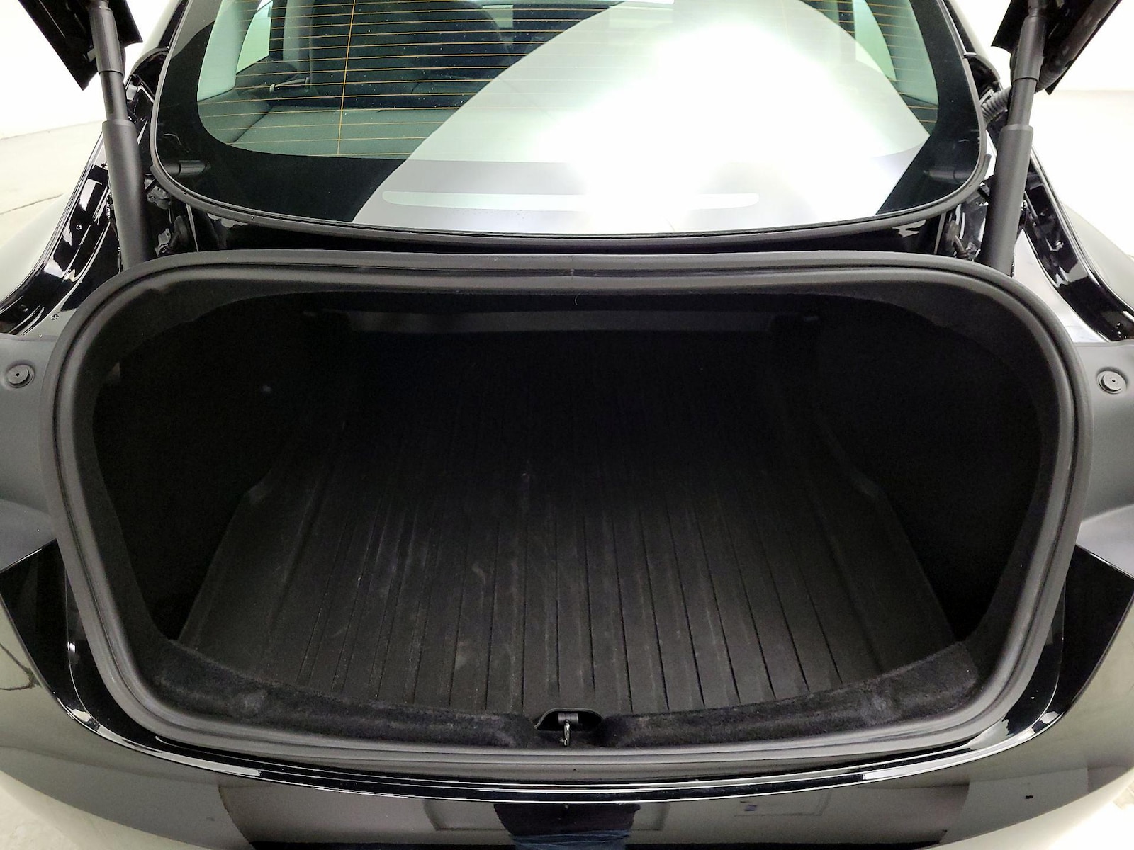 2025 Tesla Model 3 Long Range - Photo 22
