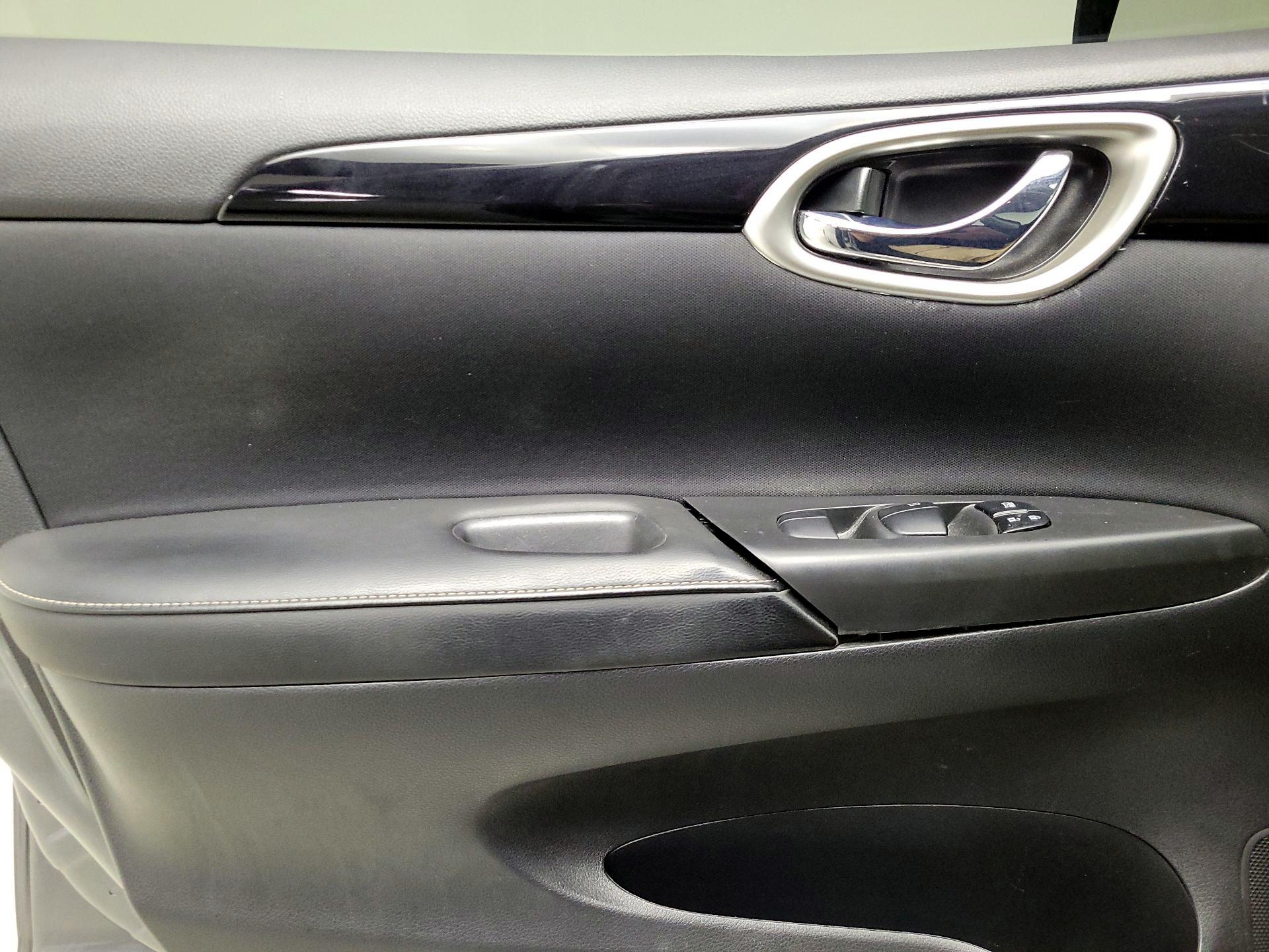 Thumbnail: 2019 Nissan Sentra - 12