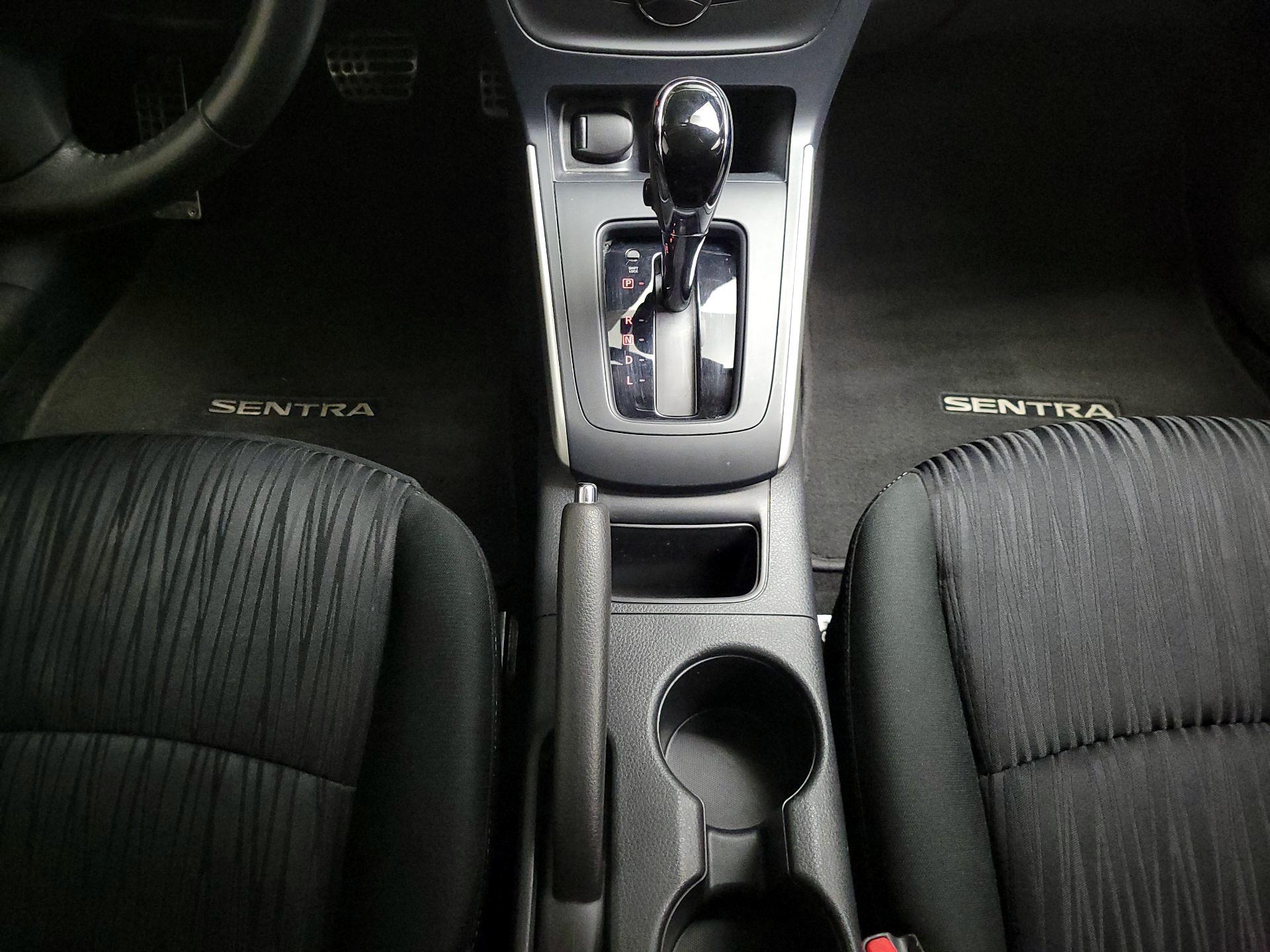 Thumbnail: 2019 Nissan Sentra - 17