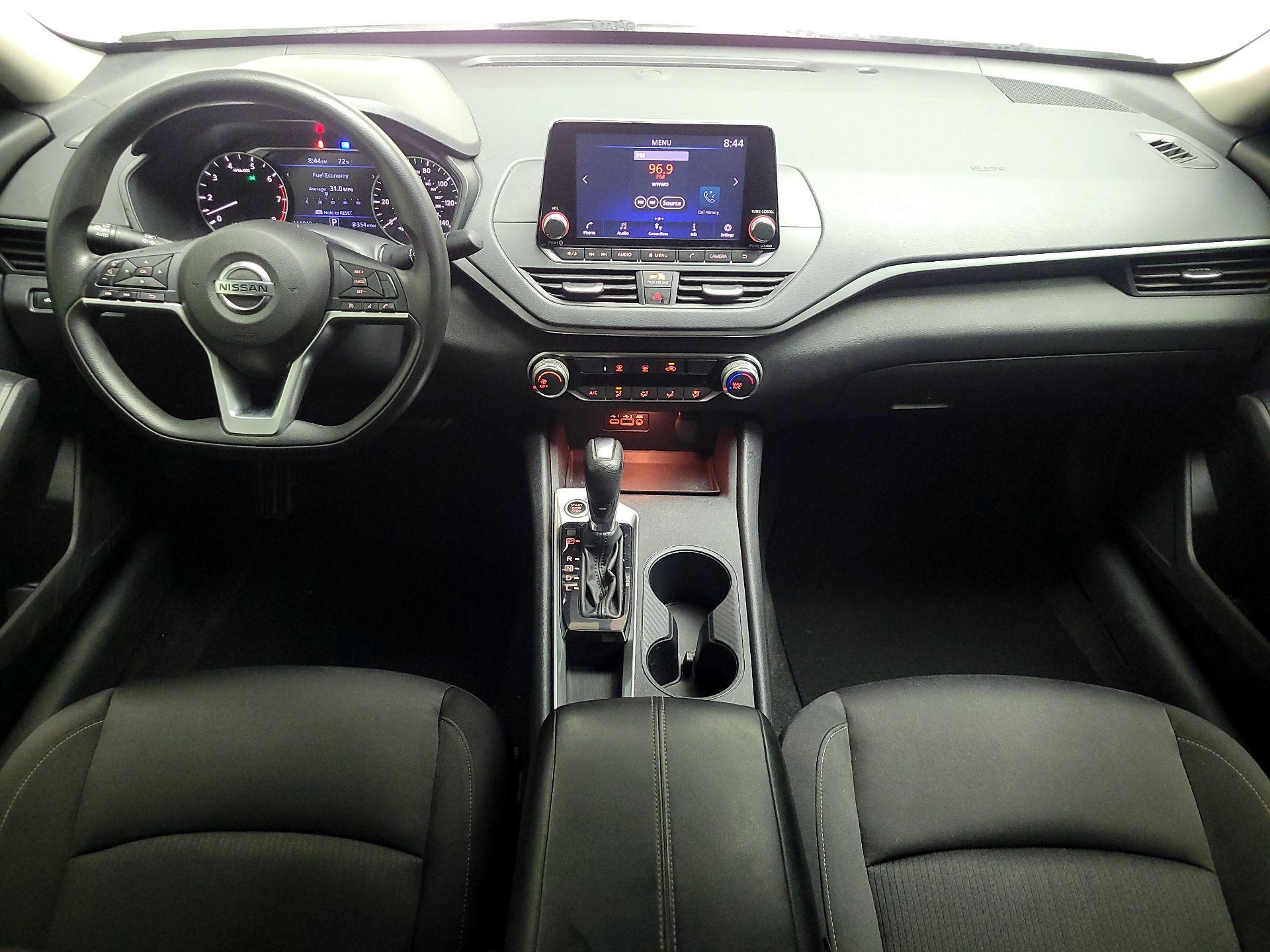 Thumbnail: 2019 Nissan Altima - 9