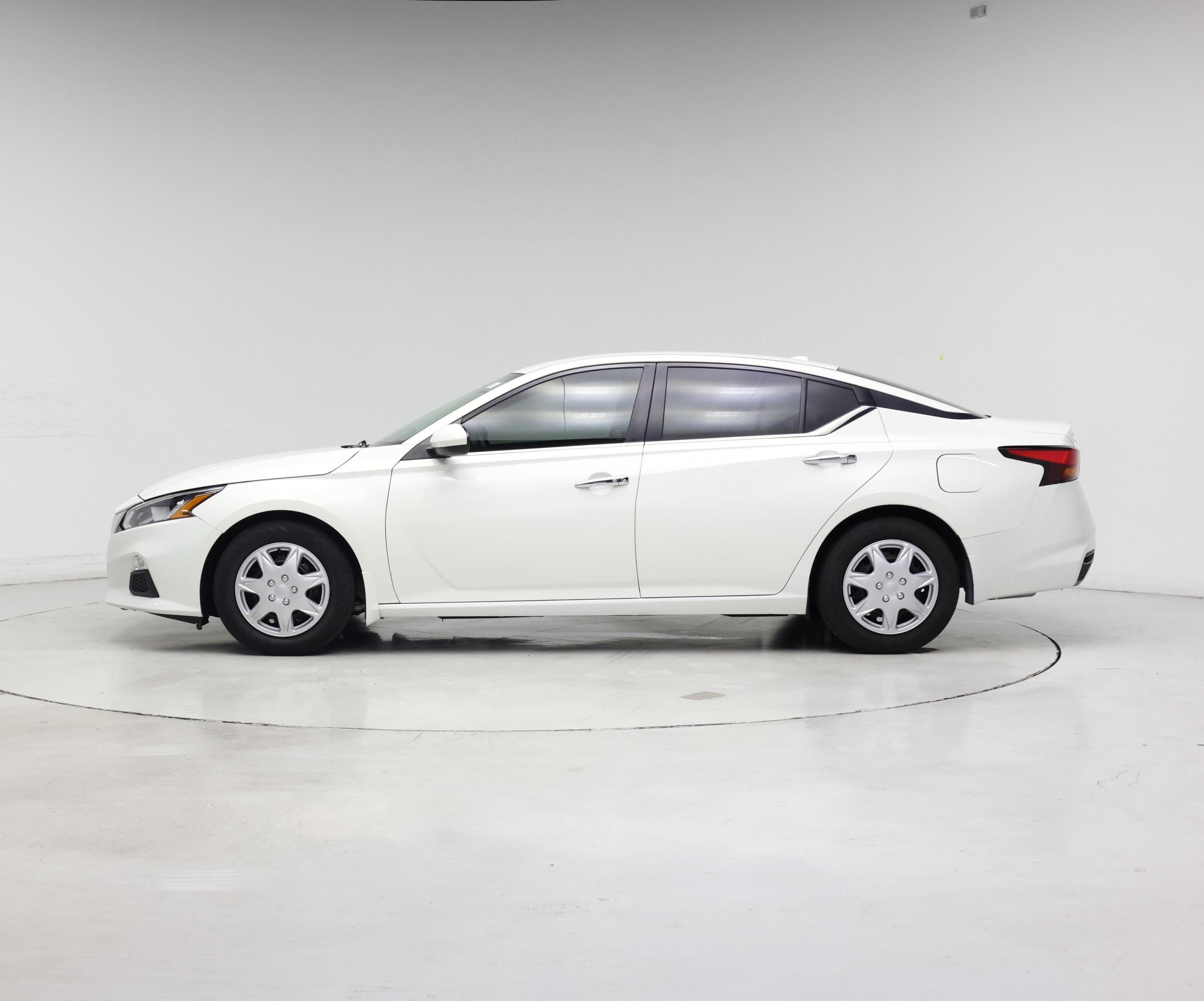 Thumbnail: 2019 Nissan Altima - 3