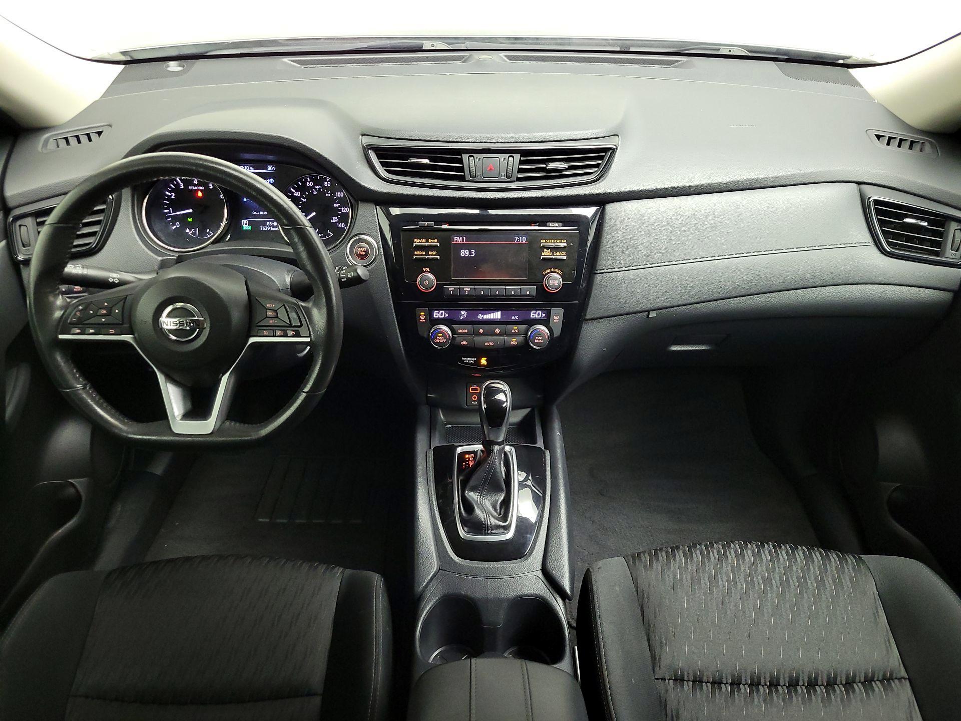Thumbnail: 2017 Nissan Rogue - 9