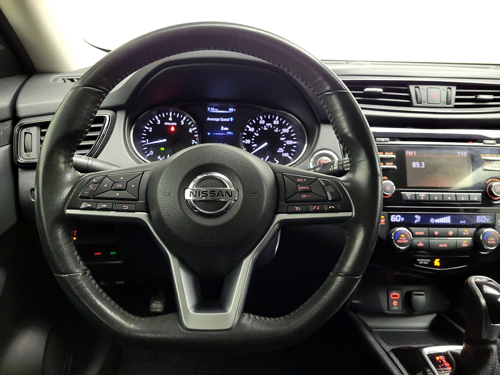 Thumbnail: 2017 Nissan Rogue - 10