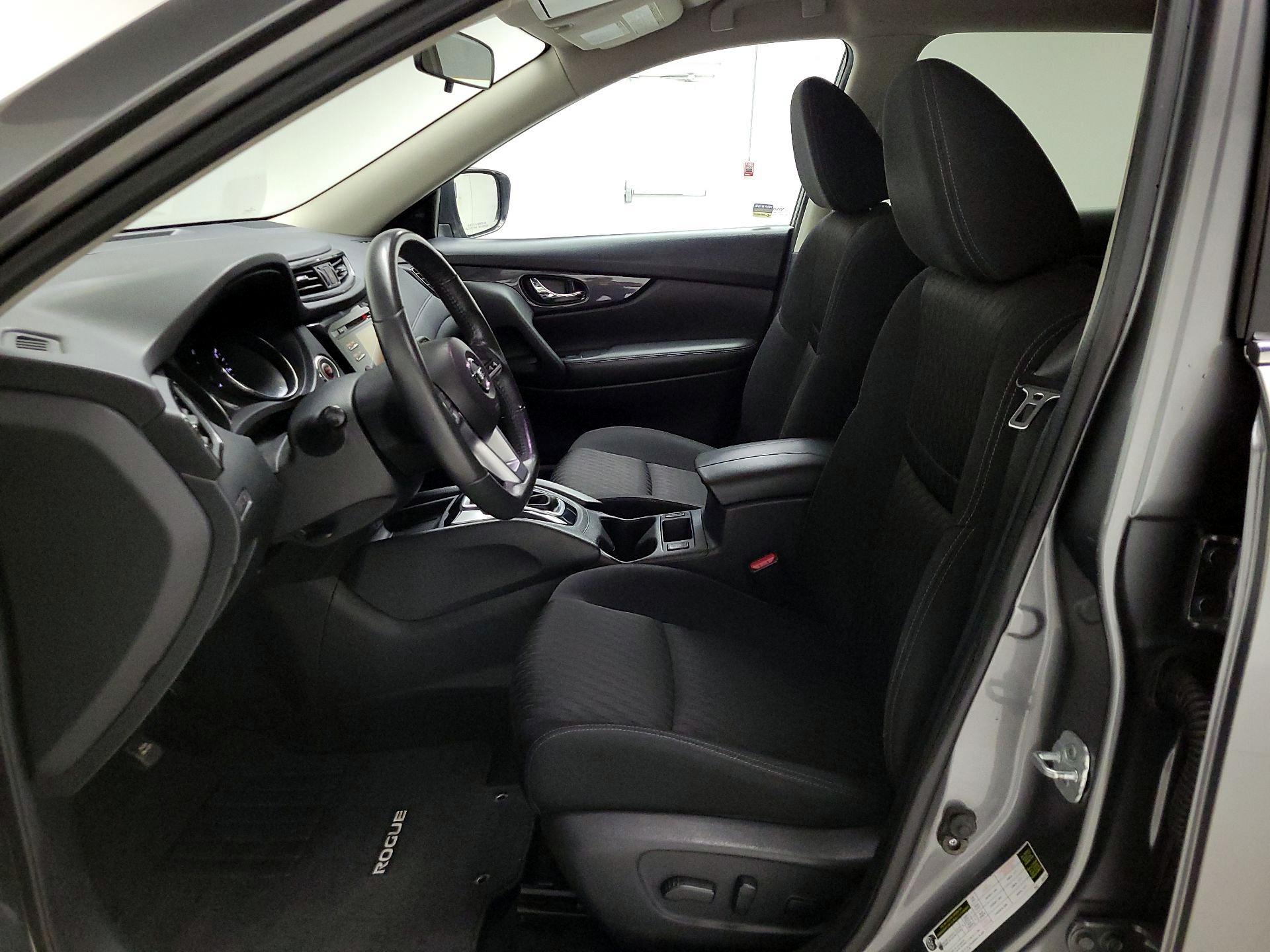 Thumbnail: 2017 Nissan Rogue - 11