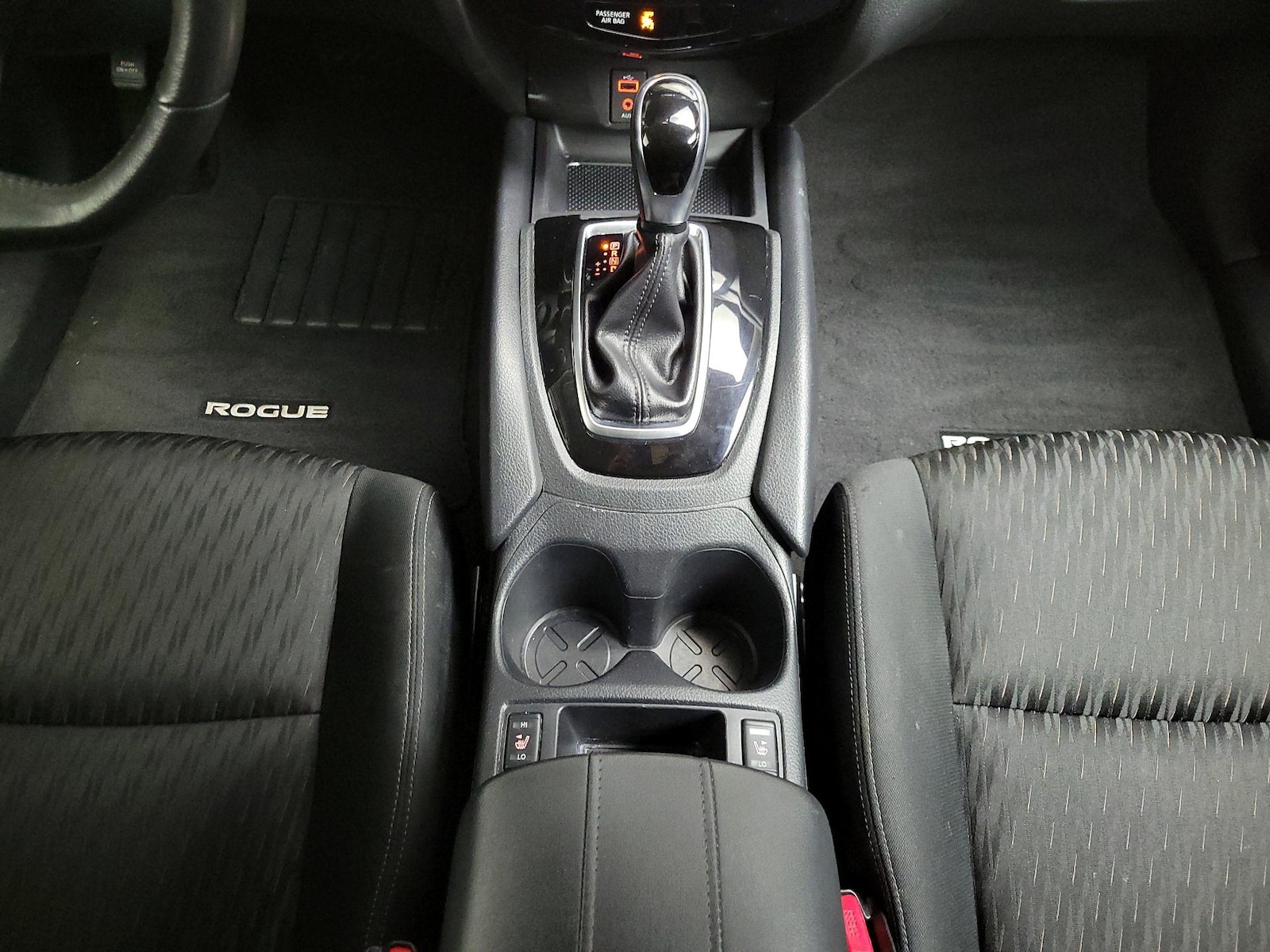 2017 Nissan Rogue SV - Photo 18