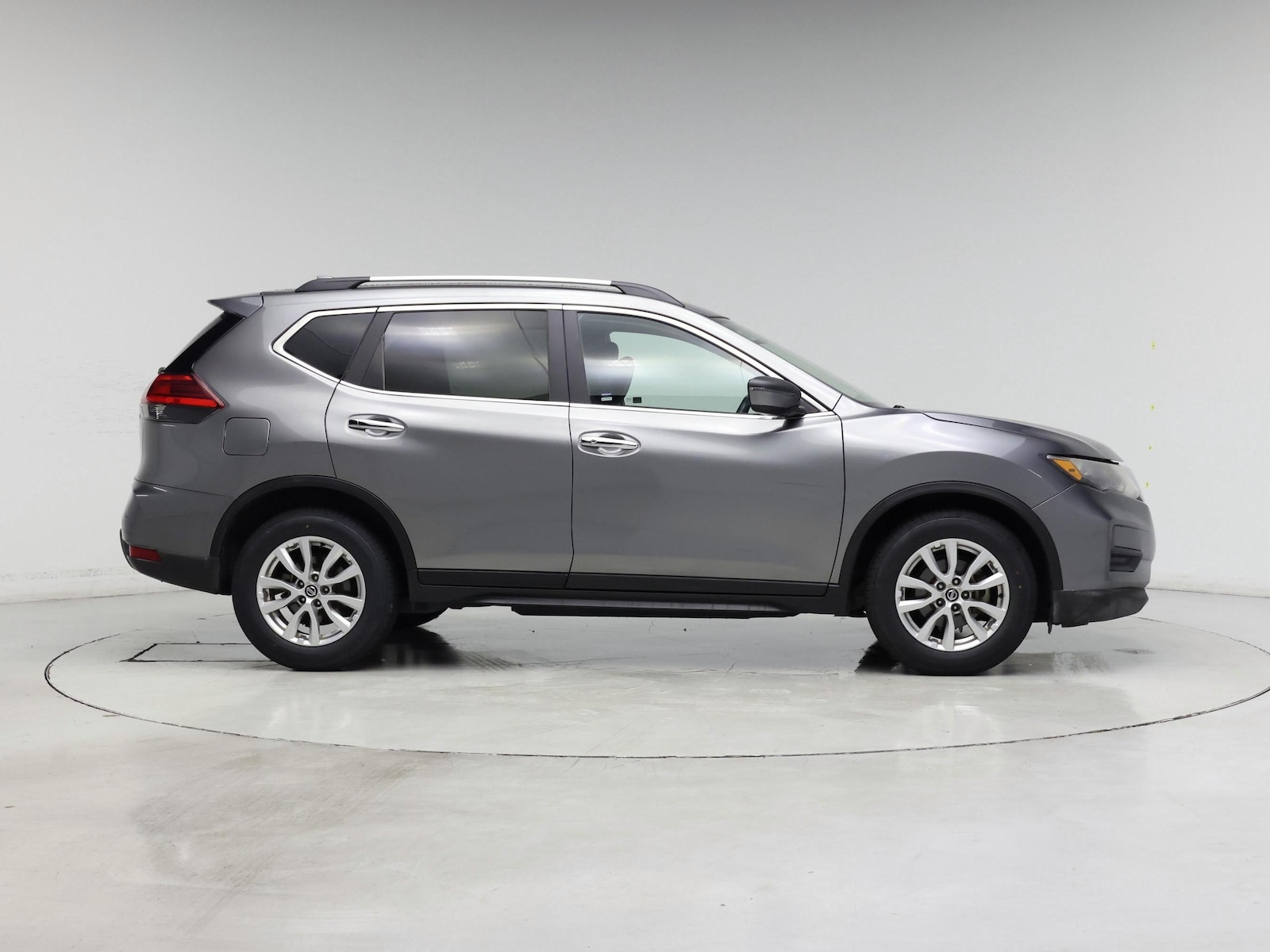 2017 Nissan Rogue SV - Photo 8