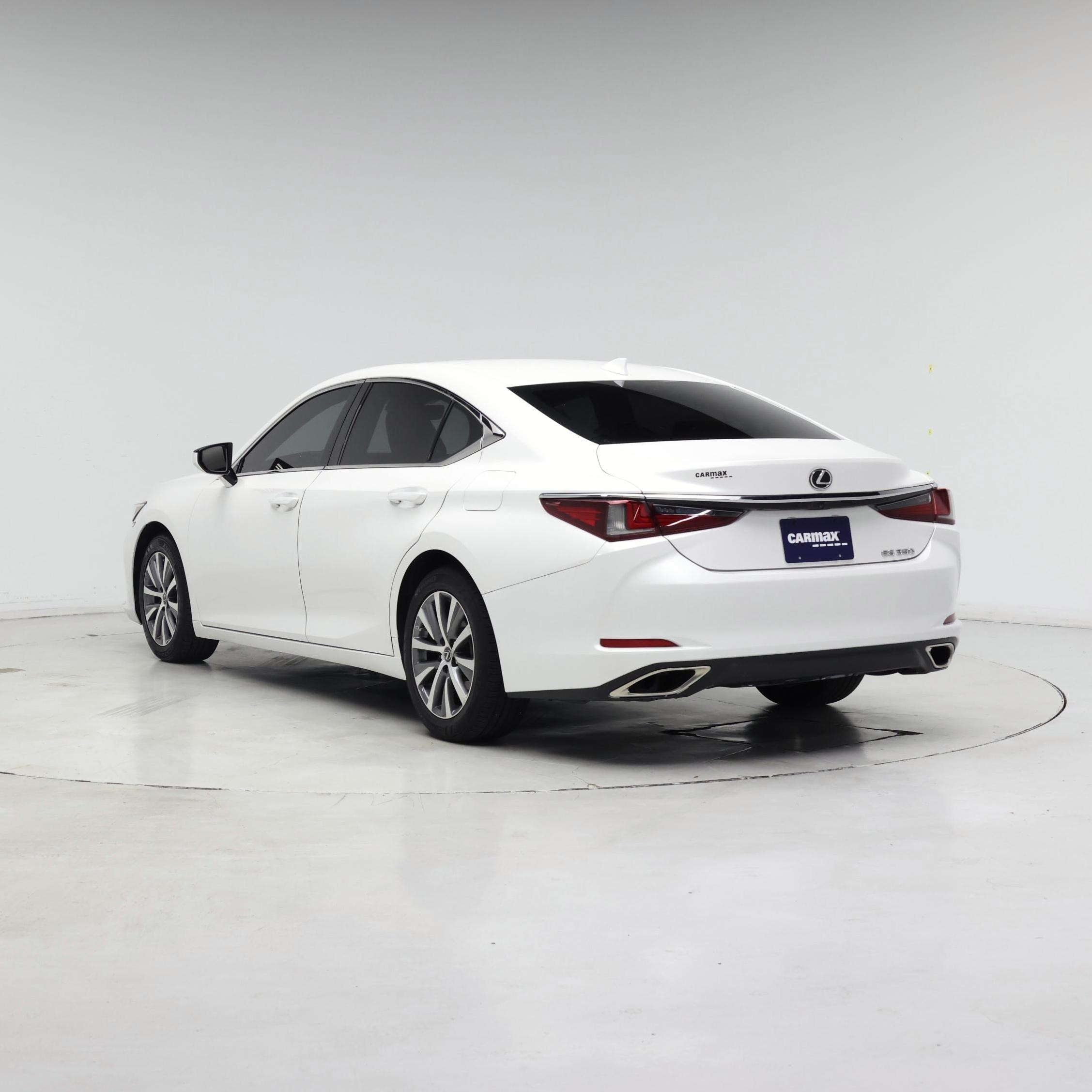 Thumbnail: 2020 Lexus ES - 2