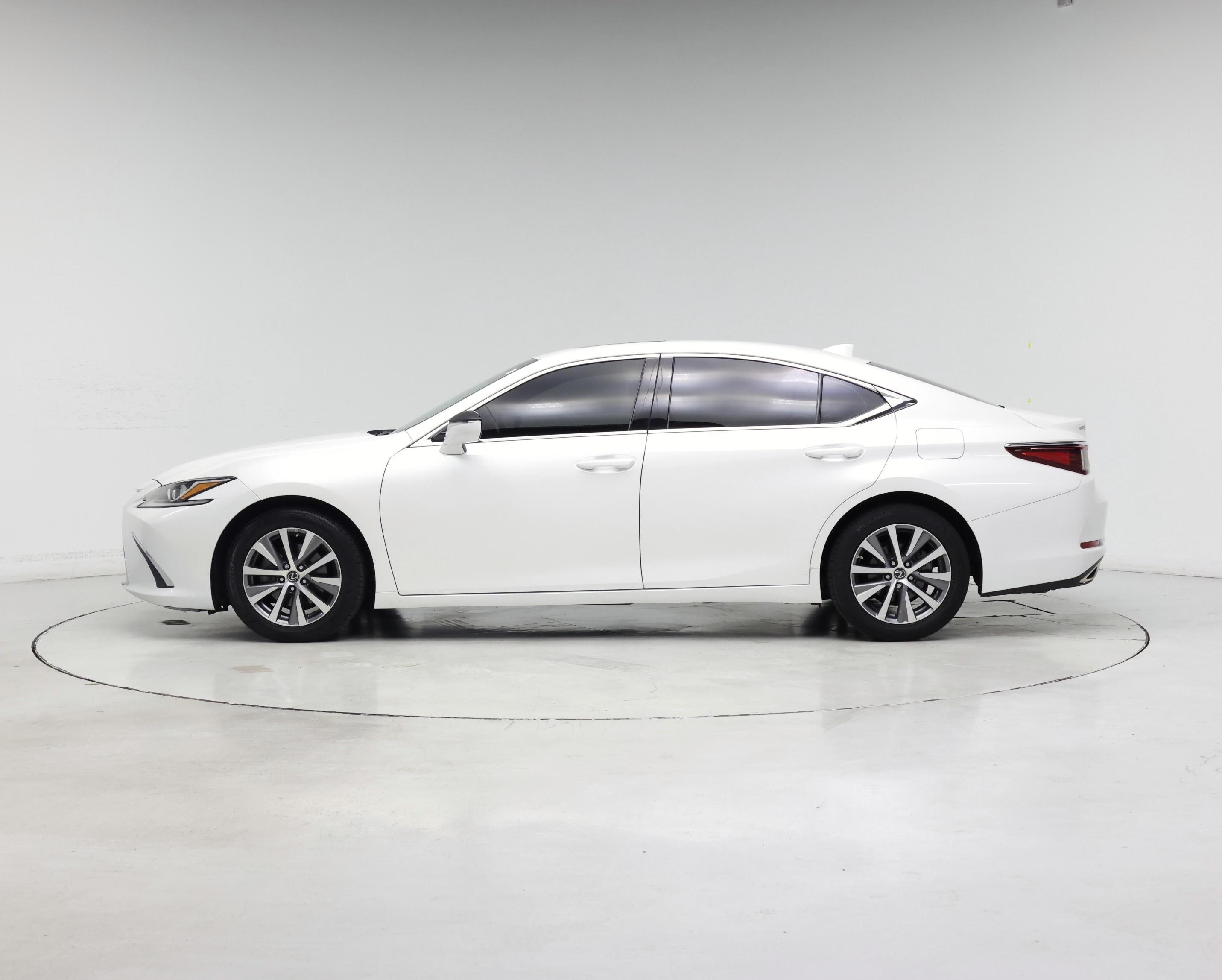 Thumbnail: 2020 Lexus ES - 3